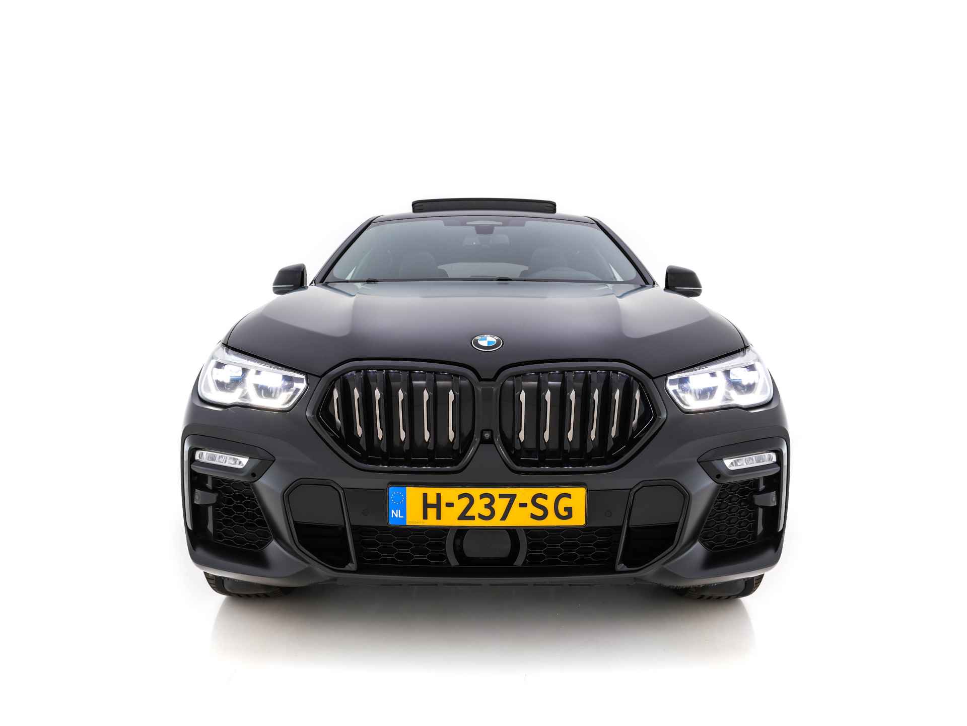 BMW X6 M50i High Executive Aut. *PANO | LASER-LED | BOWERS&WILKINS-DIAMOND | MERINO-VOLLEDER |  ADAPTIVE-CRUISE | HUD | SOFT-CLOSE | SURROUND-VIEW | ICONIC-GLOW-GRILLE | KEYLESS | DAB | MASSAGE | VIRTUAL | MEMORY-PACK - 2/52