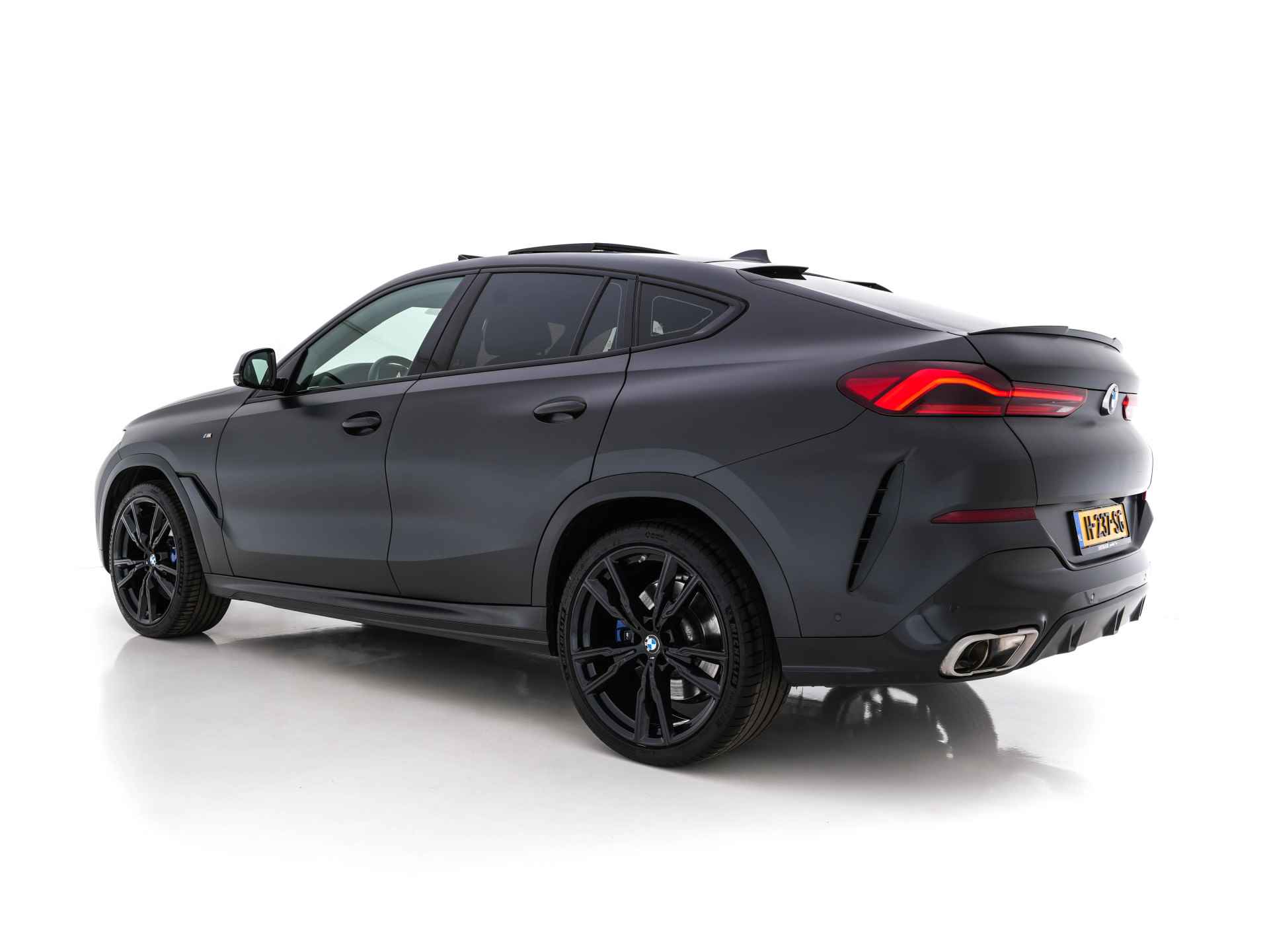 BMW X6 M50i High Executive Aut. *PANO | LASER-LED | BOWERS&WILKINS-DIAMOND | MERINO-VOLLEDER |  ADAPTIVE-CRUISE | HUD | SOFT-CLOSE | SURROUND-VIEW | ICONIC-GLOW-GRILLE | KEYLESS | DAB | MASSAGE | VIRTUAL | MEMORY-PACK - 4/52