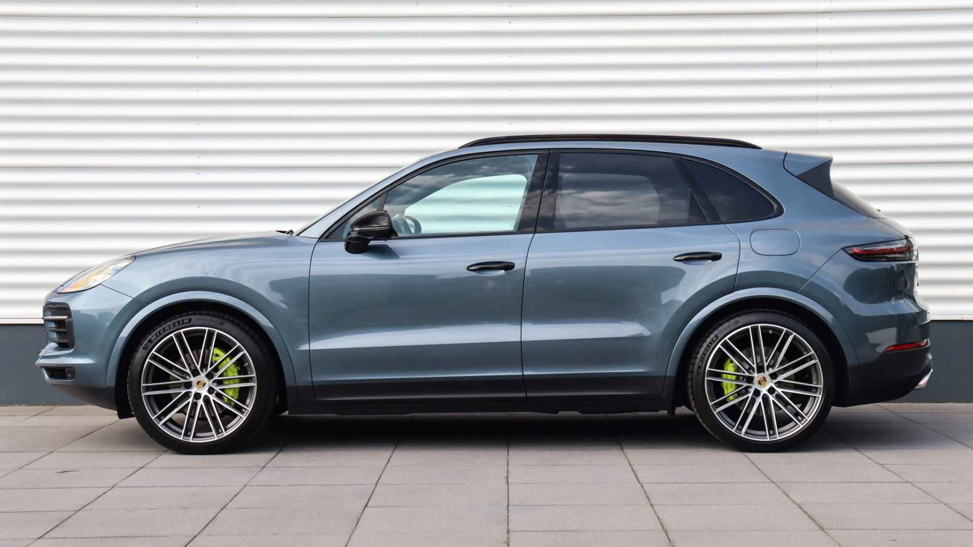 Porsche Cayenne 3.0 E-Hybrid | Massage | Panoramadak | Stoelventilatie | Nachtzicht-assistent | BOSE Sound | LED Matrix - 2/34