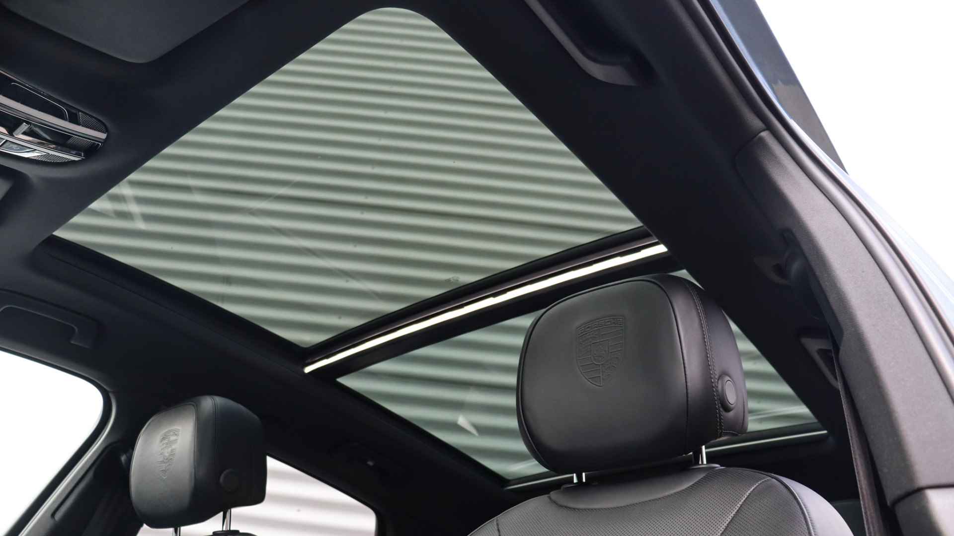 Porsche Cayenne 3.0 E-Hybrid | Massage | Panoramadak | Stoelventilatie | Nachtzicht-assistent | BOSE Sound | LED Matrix - 10/34