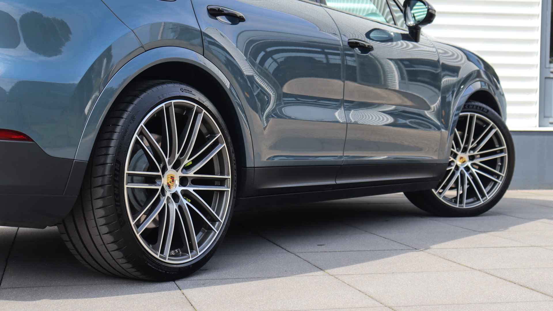 Porsche Cayenne 3.0 E-Hybrid | Massage | Panoramadak | Stoelventilatie | Nachtzicht-assistent | BOSE Sound | LED Matrix - 23/34