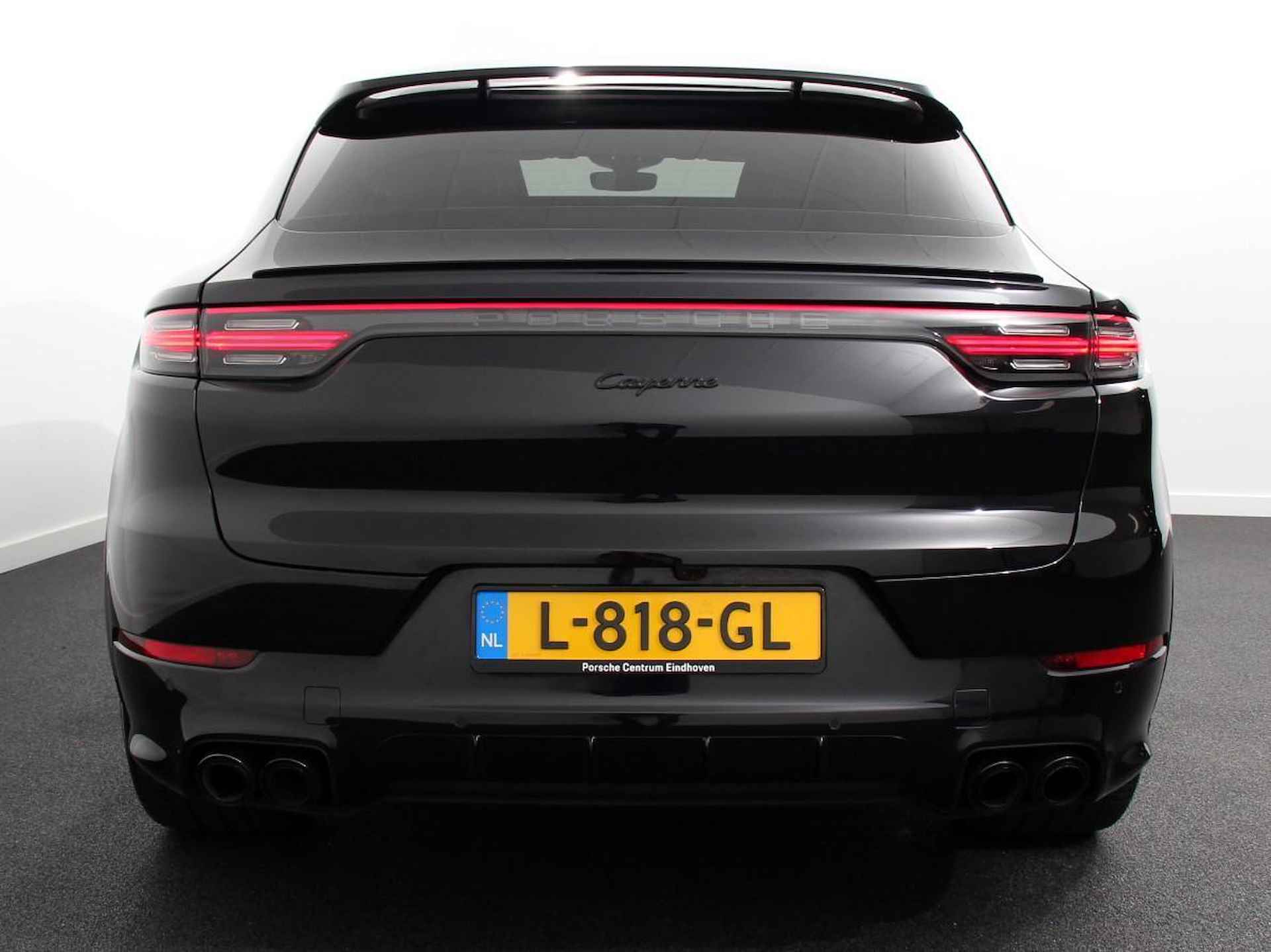 Porsche Cayenne Coupé 3.0 E-Hybrid Luchtvering | Leder | Panoramadak | Camera | Navigatie | Elektrisch bedienbare achterklep | extra winterset wielen orgineel - 3/41