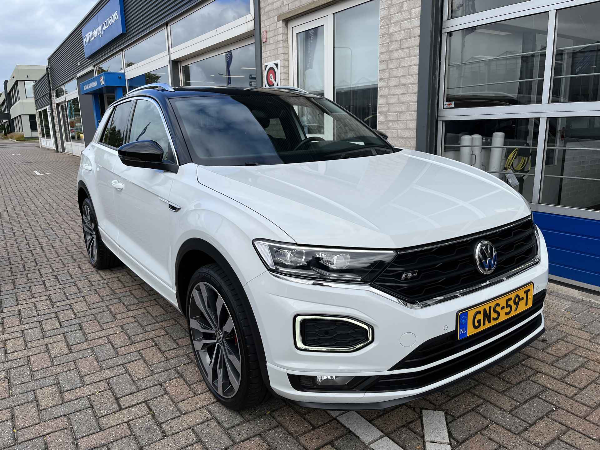 Volkswagen T-Roc 1.5 TSI 2x R-Line / PANO/ CAMERA/ PARK. SENSOREN/ LED/ DODE HOEK/ STOEL VERWARM./ DIGITAL DASHBOARD/ ADAPT. CRUISE/ BLUETOOTH/ NAVI/ CLIMA/ DAB/ - 34/37