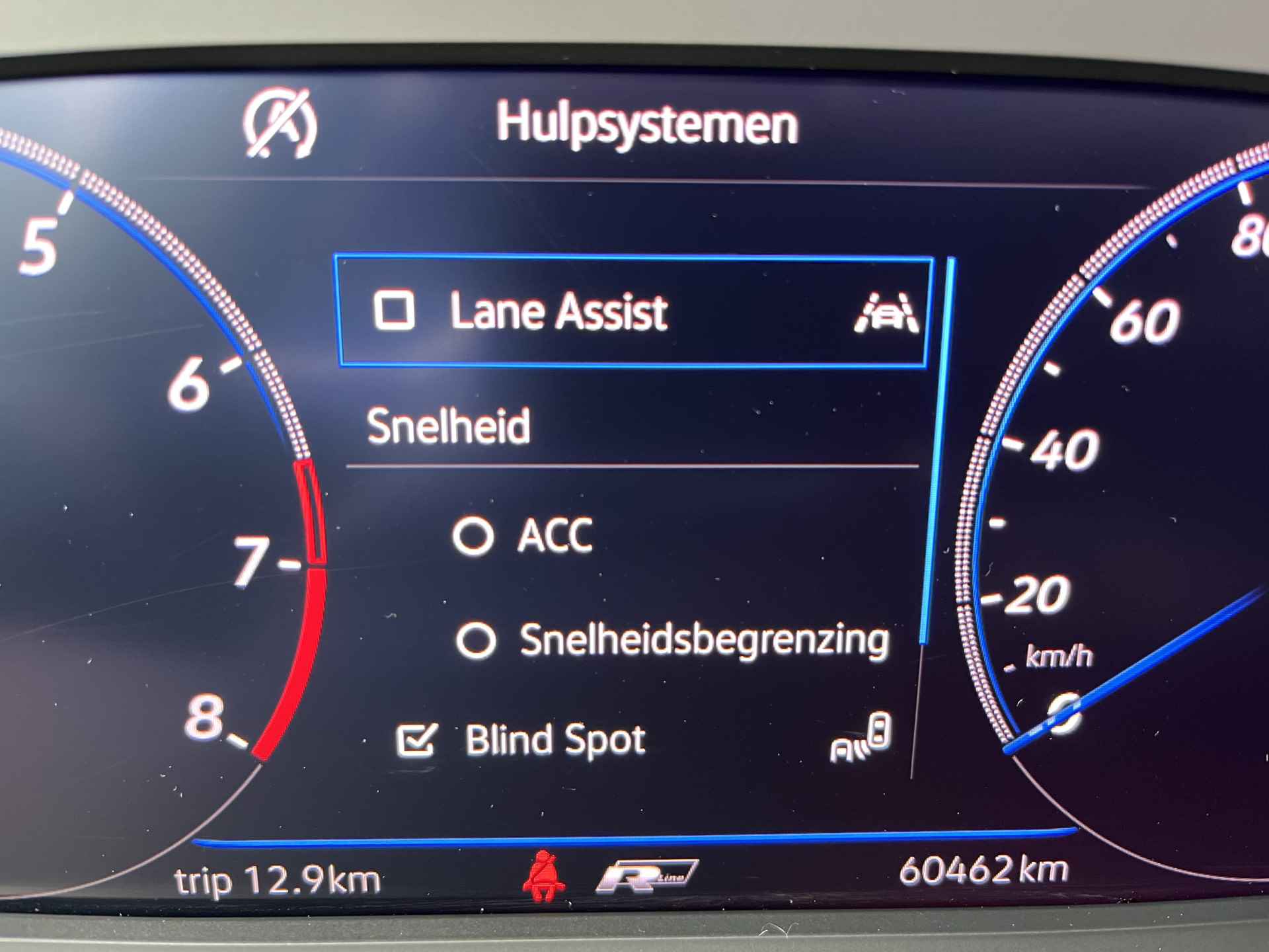 Volkswagen T-Roc 1.5 TSI 2x R-Line / PANO/ CAMERA/ PARK. SENSOREN/ LED/ DODE HOEK/ STOEL VERWARM./ DIGITAL DASHBOARD/ ADAPT. CRUISE/ BLUETOOTH/ NAVI/ CLIMA/ DAB/ - 14/37