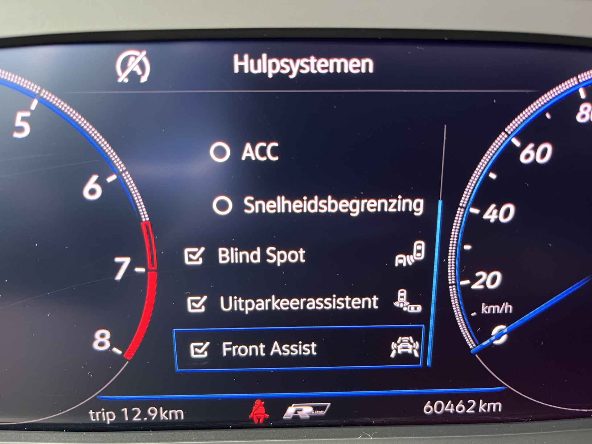 Volkswagen T-Roc 1.5 TSI 2x R-Line / PANO/ CAMERA/ PARK. SENSOREN/ LED/ DODE HOEK/ STOEL VERWARM./ DIGITAL DASHBOARD/ ADAPT. CRUISE/ BLUETOOTH/ NAVI/ CLIMA/ DAB/ - 15/37