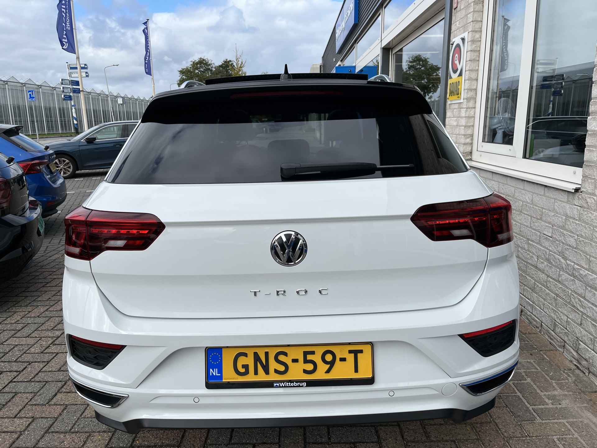 Volkswagen T-Roc 1.5 TSI 2x R-Line / PANO/ CAMERA/ PARK. SENSOREN/ LED/ DODE HOEK/ STOEL VERWARM./ DIGITAL DASHBOARD/ ADAPT. CRUISE/ BLUETOOTH/ NAVI/ CLIMA/ DAB/ - 31/37