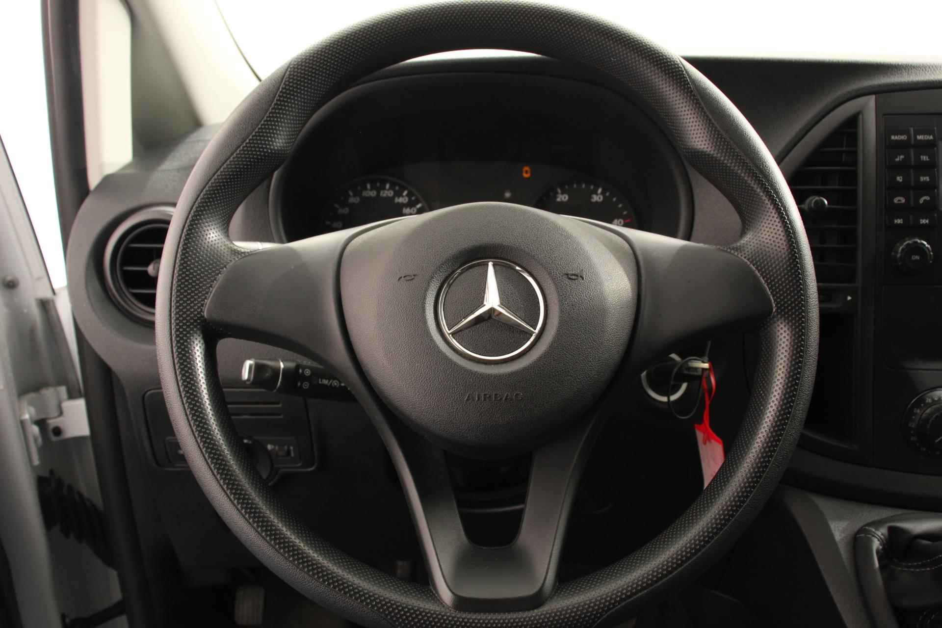 Mercedes-Benz Vito Tourer 109 BlueTec Tourer Lang 9 persoons | Airco | Cruise Control | Hill Assist | Vergrote brandstoftank | Ureumtank (AdBlue): 24 | Warmtewerend glas - 15/25