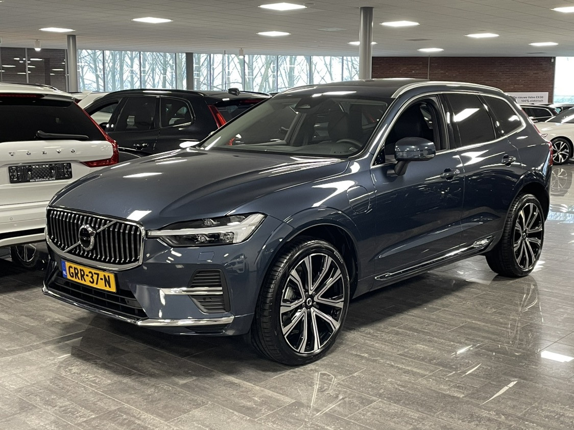 Volvo XC60 T6 AWD Recharge Plus Bright | Trekhaak | Adaptieve Cruise Control | Parkeercamera | Voorverwarming met Volvo On Call App | Stoel