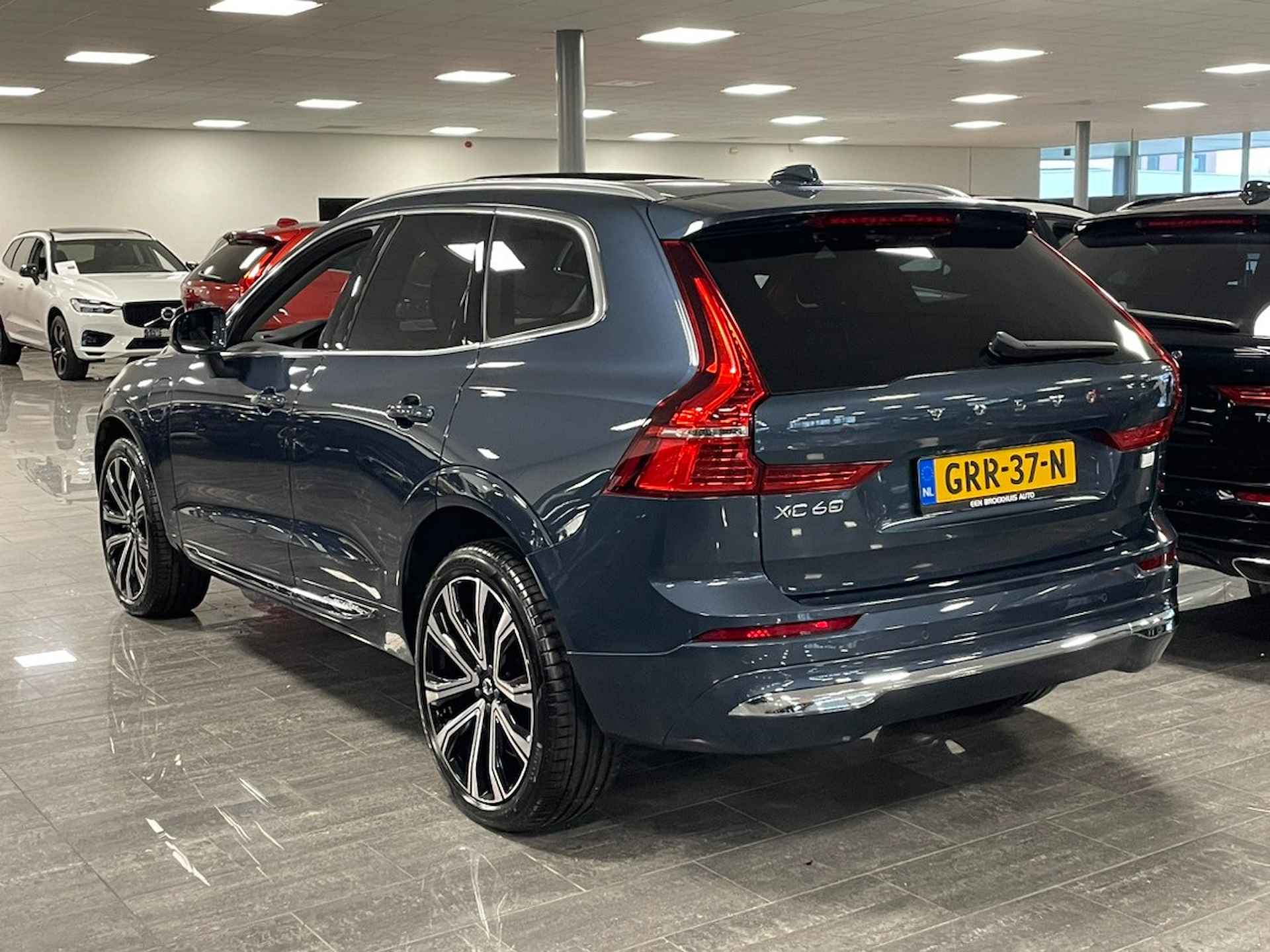 Volvo XC60 T6 AWD Recharge Plus Bright | Trekhaak | Adaptieve Cruise Control | Parkeercamera | Voorverwarming met Volvo On Call App | Stoel - 4/31