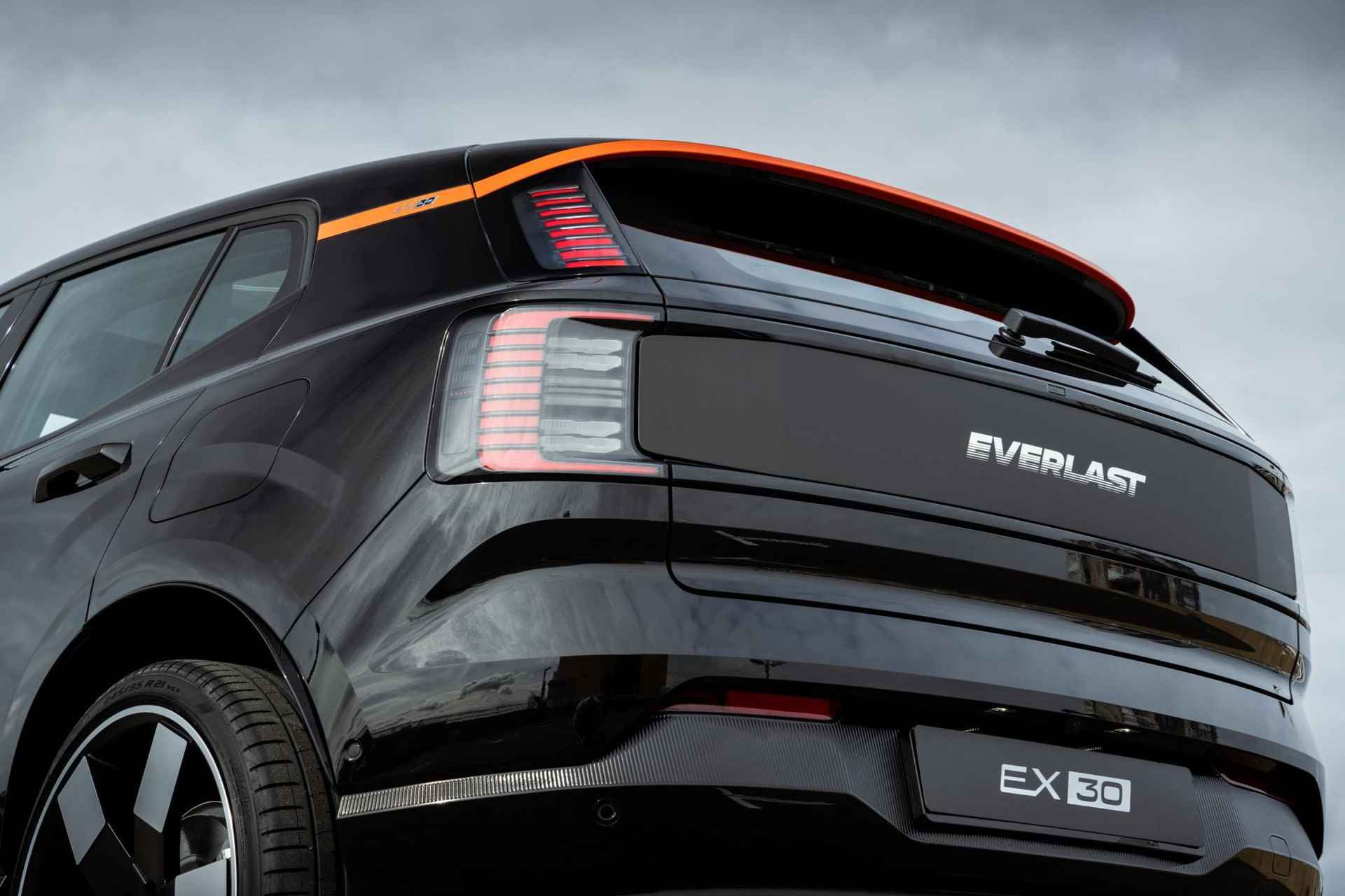 Volvo EX30 Single Extended Range Ultra | EVERLAST SPORT EDITION | direct leverbaar | Verwarmde voorstoelen en stuurwiel - 8/15