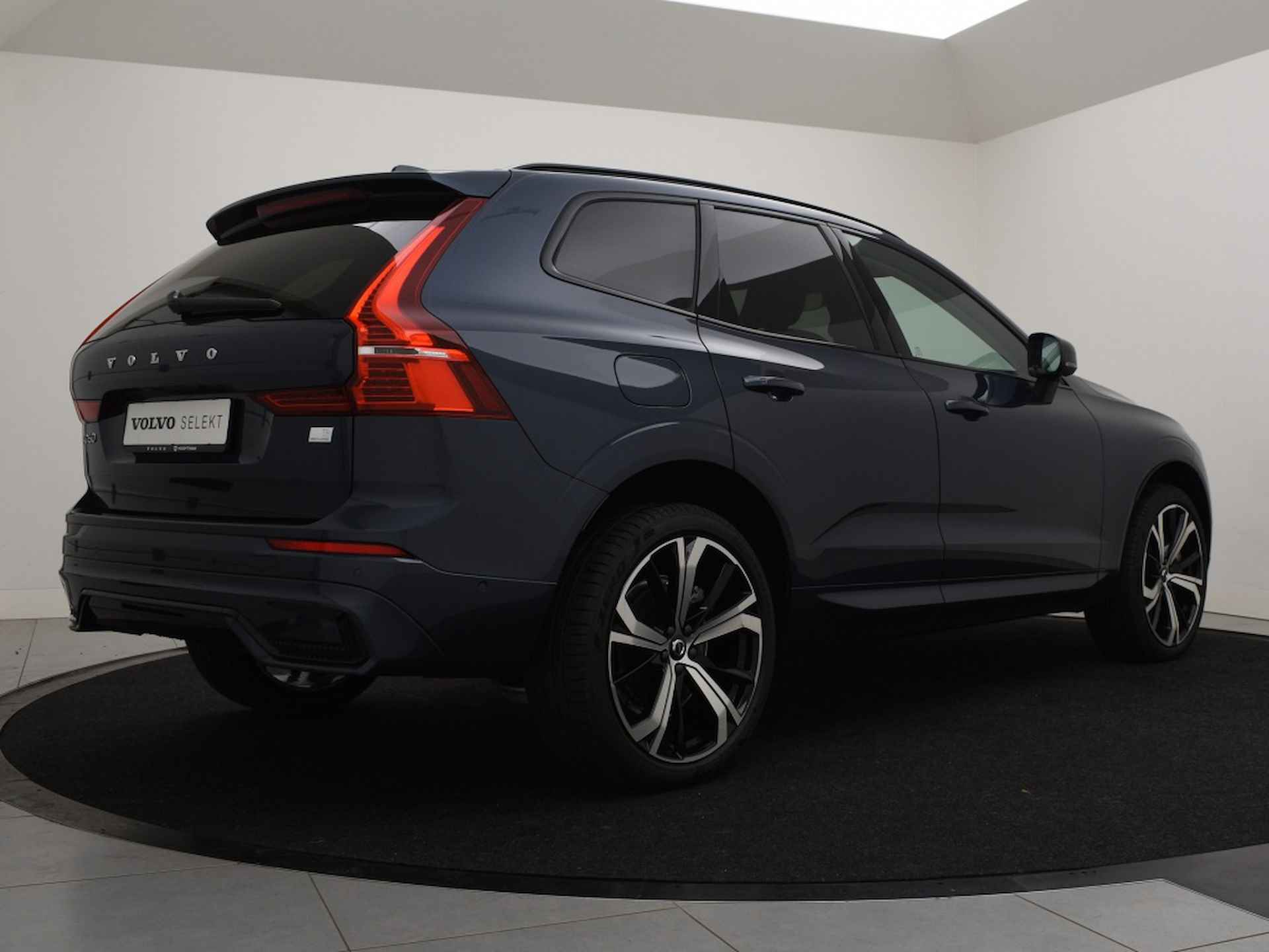 Volvo XC60 T6 PLUG-IN HYBRID LONG RANGE PLUS DARK LUCHTVERING 360GR CAM 21I - 3/44