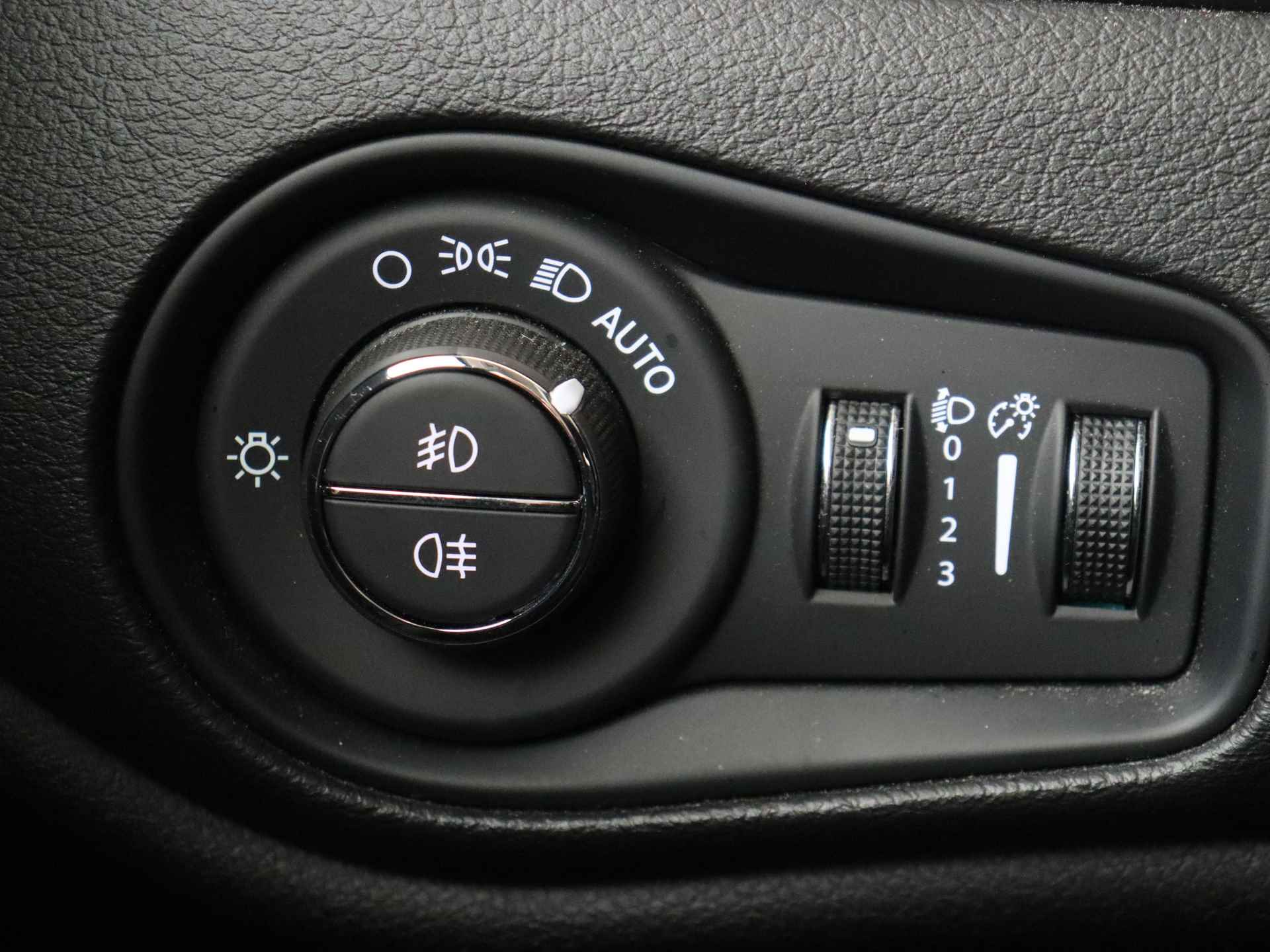 Jeep Renegade 4xe 190PK Plug-in Hybrid Electric Limited | Navigatie | Climate Control | 17" lichtmetalen velgen | Camera | - 30/37