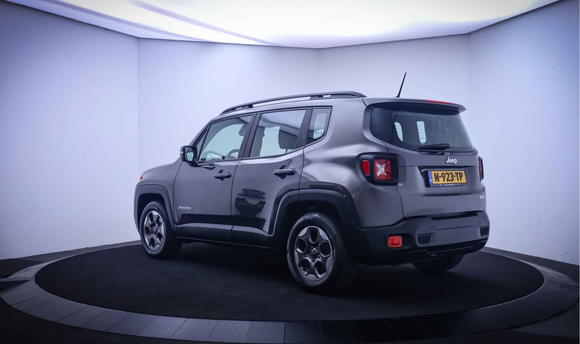 Jeep Renegade 1.4MultiAir Aut. Longitude NAVI/STUUR+STOELVERW./CLIMA/CRUISE/AFN TREKHAAK/PDC/LMV - 8/25