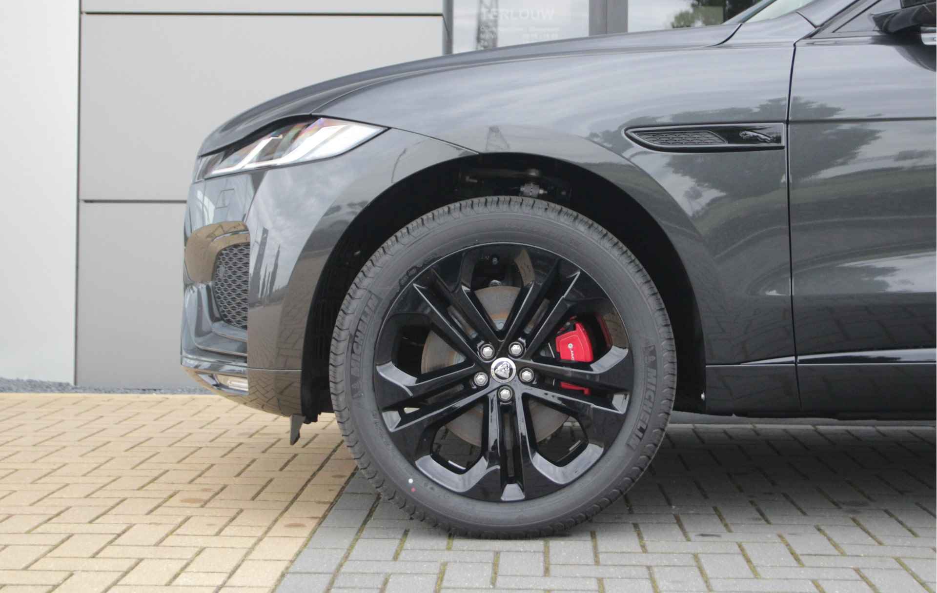 Jaguar F-Pace 2.0 P400e PHEV R-Dynamic SE - 12/29