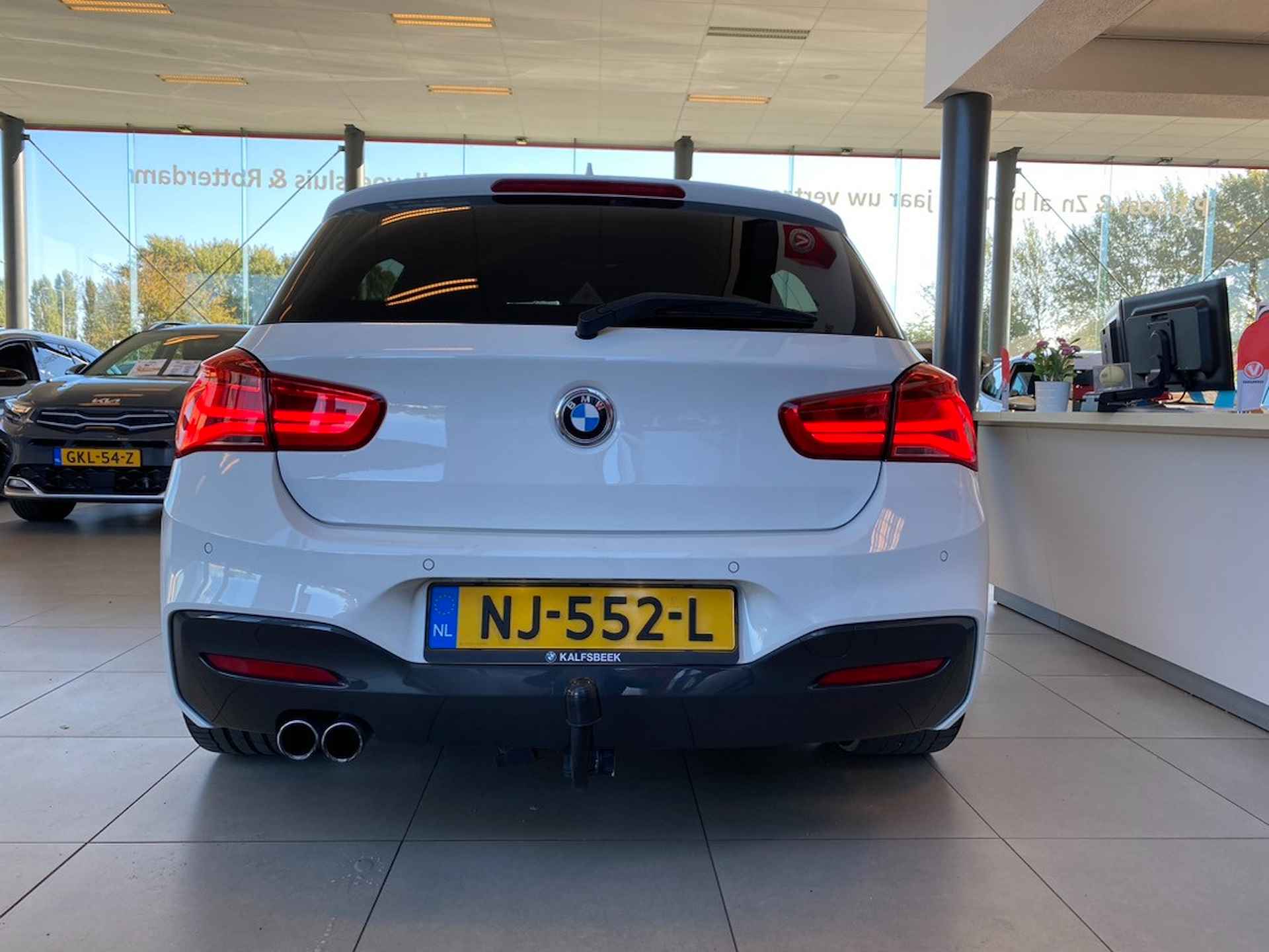 BMW 1-serie 120i Centennial High Executive,NL Auto,Automaat,Panoramadak,Navigatie,Parkeerassistent,Trekhaak,Leder&Stoelverwarming,Keyless En - 10/29