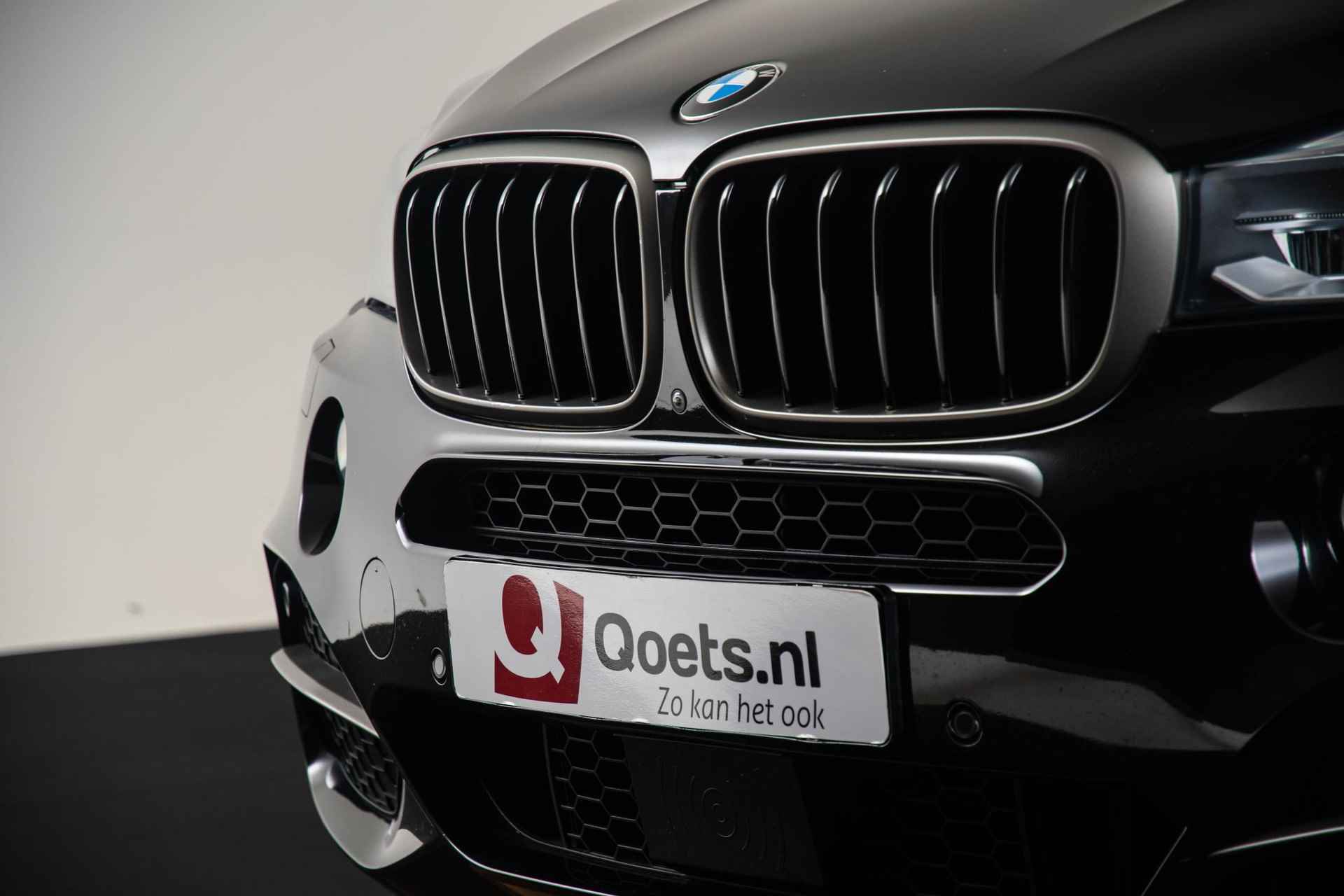 BMW X5 M50d Head-Up - Driving Assistant Plus - Panoramadak - Comfort Access - Trekhaak -Harman Kardon - Achteruitrijcamera - Comfortstoelen - Stoelventilatie - Grootlichtassistent - Lane Change Warning - Interieurvoorverwarming - Surround View - Stoelverwarming voor & achter - DAB+ - 22/47