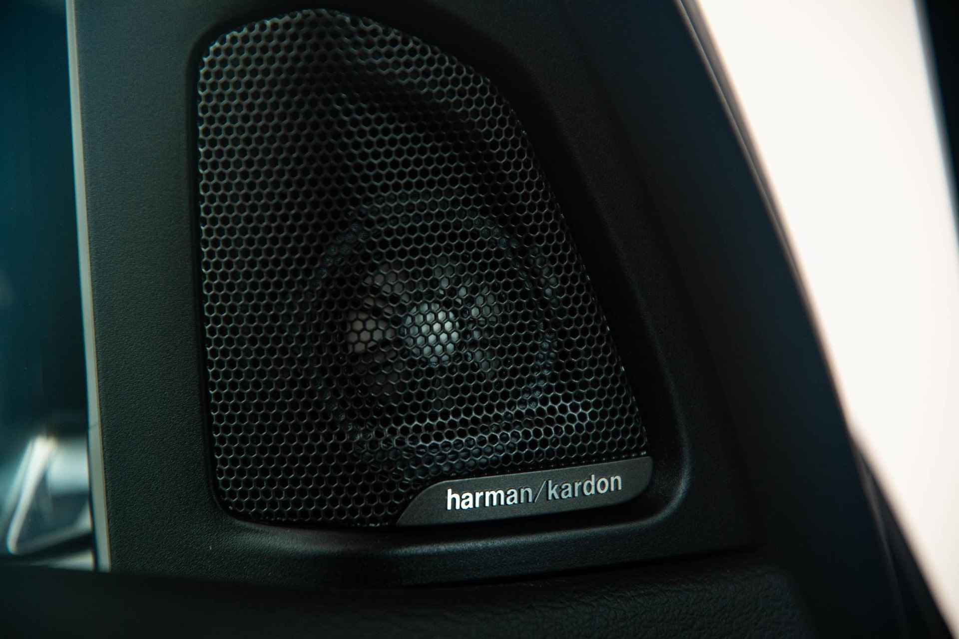 BMW X5 M50d Head-Up - Driving Assistant Plus - Panoramadak - Comfort Access - Trekhaak -Harman Kardon - Achteruitrijcamera - Comfortstoelen - Stoelventilatie - Grootlichtassistent - Lane Change Warning - Interieurvoorverwarming - Surround View - Stoelverwarming voor & achter - DAB+ - 28/47