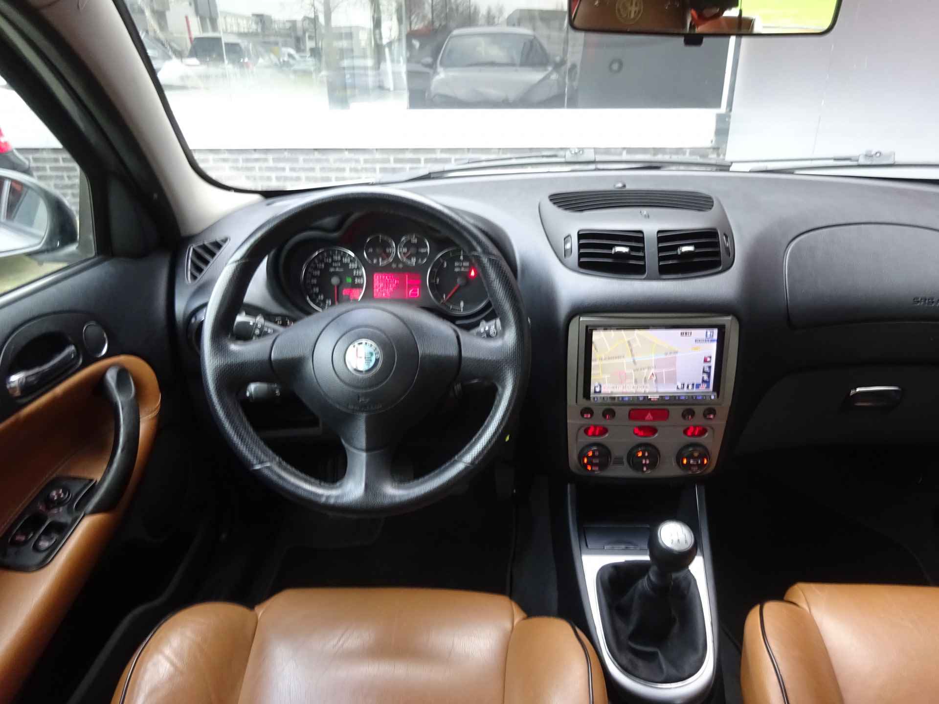 Alfa Romeo 147 1.9 JTD-m COLLEZIONE | 5-DRS | LEER | NAVIGATIE | CRUISE | NETJES!! - 10/19