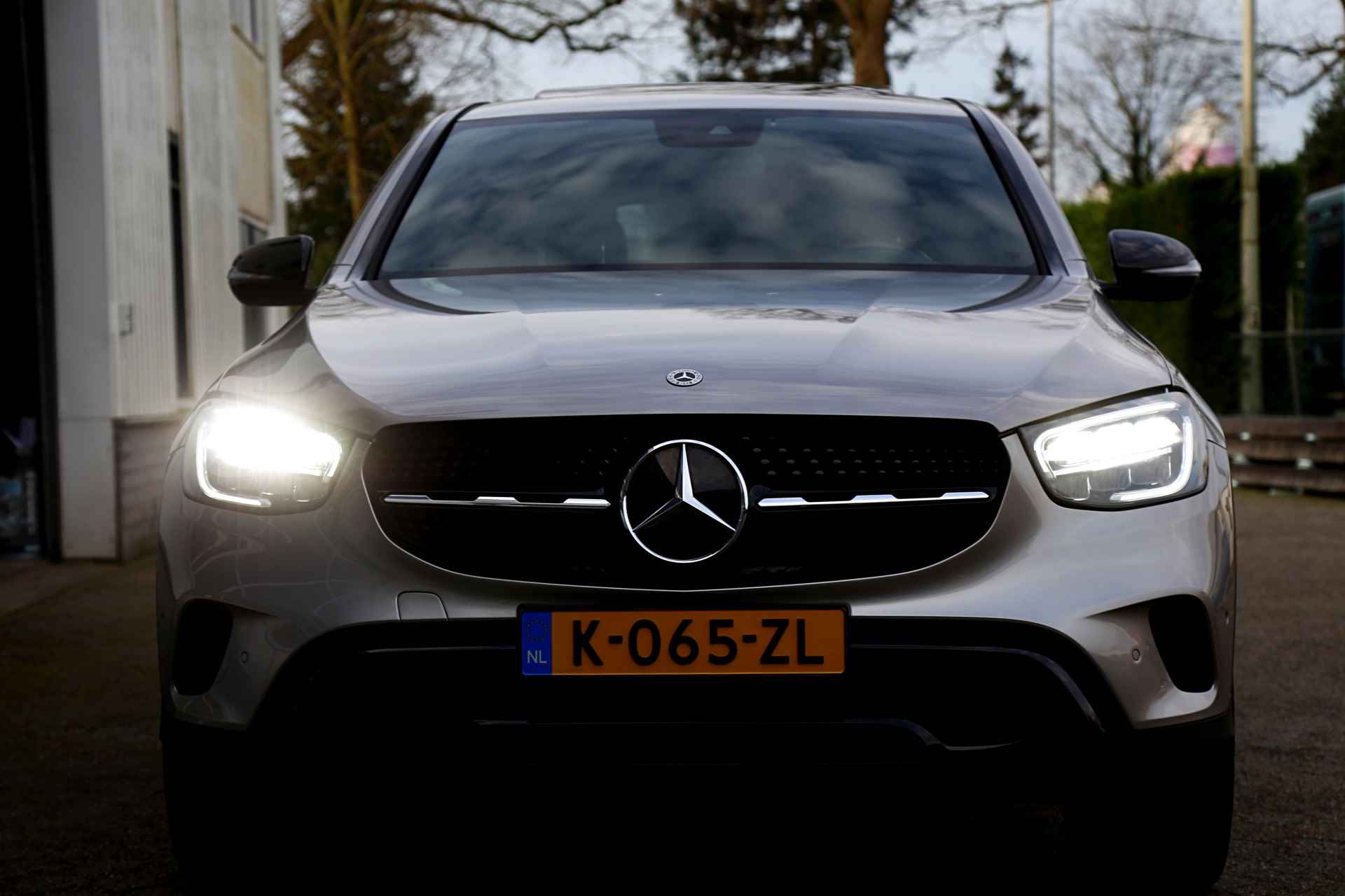 Mercedes-Benz GLC Coupé 300e Plug in hybride PHEV 4MATIC Premium*Perfect Onderh.*Elek. Trekhaak/Dak/Sfeer/ACC/Dodehoek/Nightpakket/Camera/Stoelver - 22/65