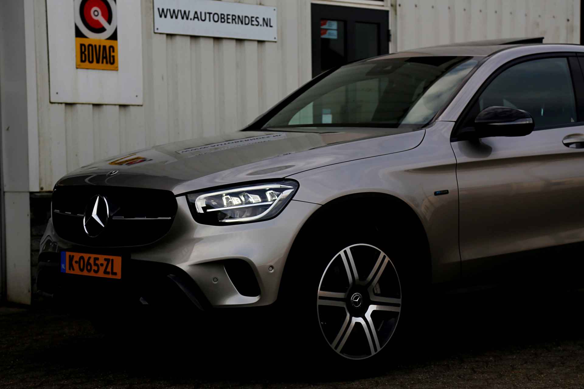 Mercedes-Benz GLC Coupé 300e Plug in hybride PHEV 4MATIC Premium*Perfect Onderh.*Elek. Trekhaak/Dak/Sfeer/ACC/Dodehoek/Nightpakket/Camera/Stoelver - 53/65