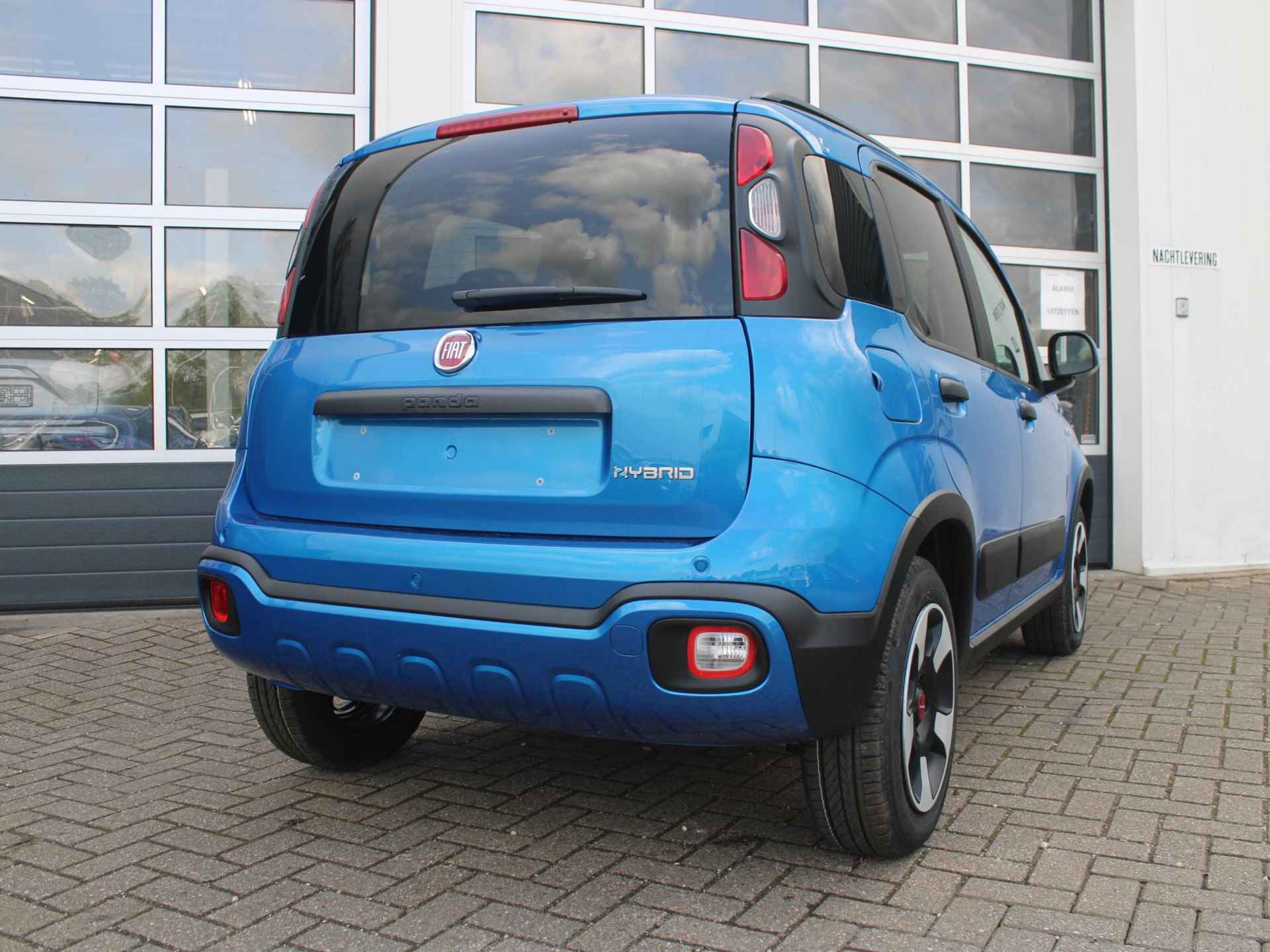 Fiat Panda Hybrid Cross | Airco | Bluetooth Dakrails | LED | PDC | Uit voorraad leverbaar ! - 12/17