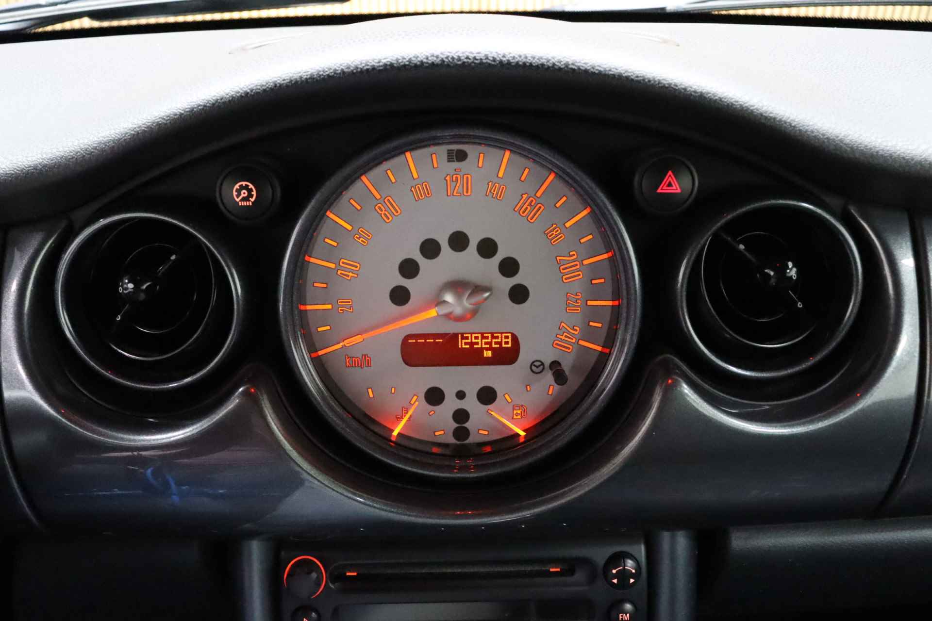 MINI Cabrio 1.6 One Pepper | Cruise-control | Parkeerhulp | Lm velgen | Airco - 15/35