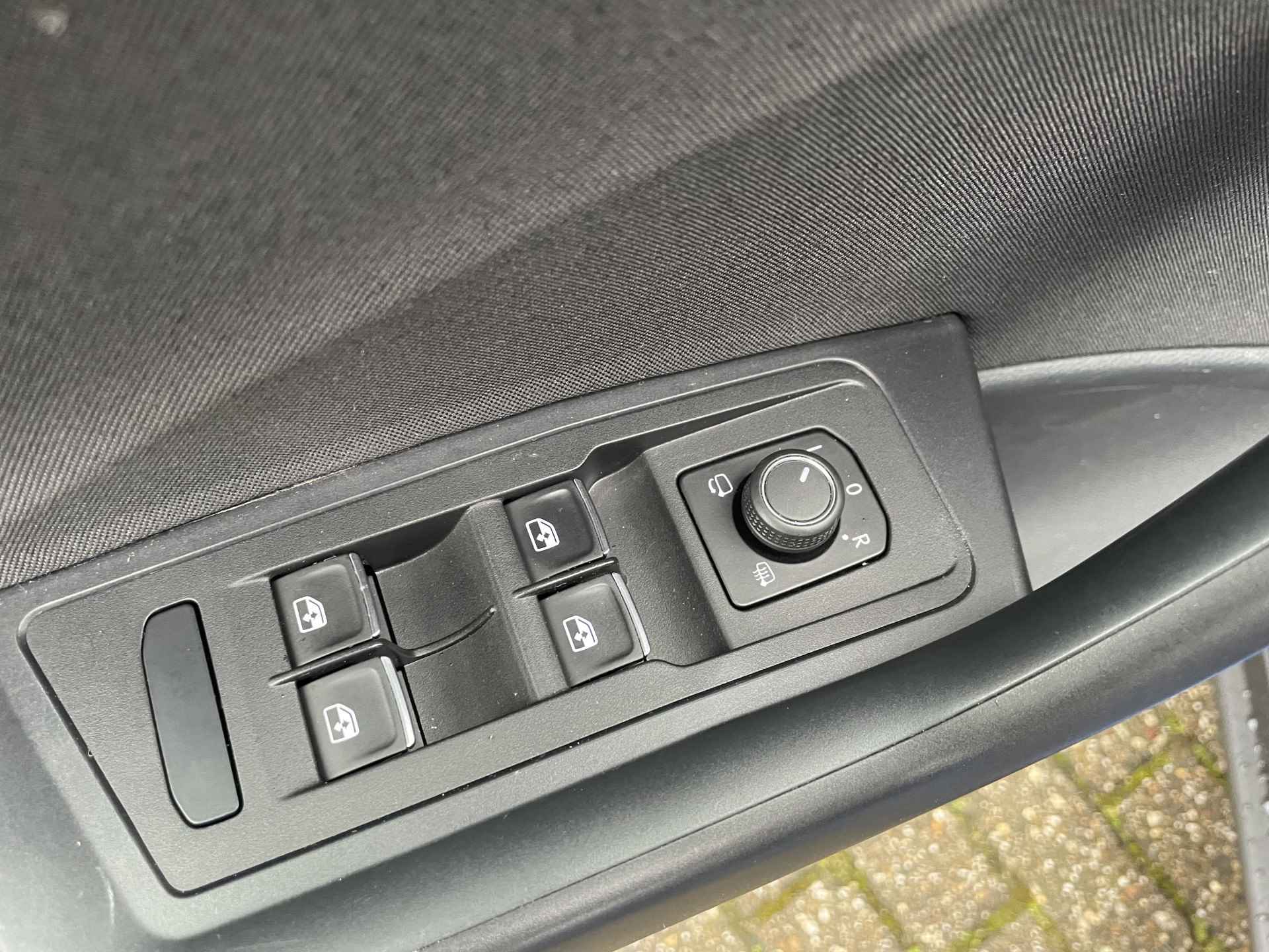 Volkswagen T-Roc Cabrio 1.5 TSI Style I Navi I Virtual dashboard I LED - 28/51