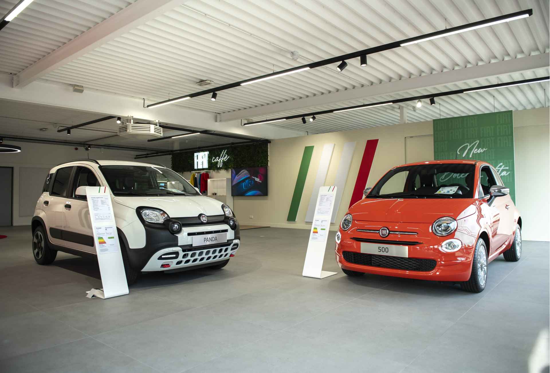 Fiat 500C 1.0 70 pk Hybrid | € 3.494,- Voorraad Voordeel | Rosso Passione pastellak - 8/12