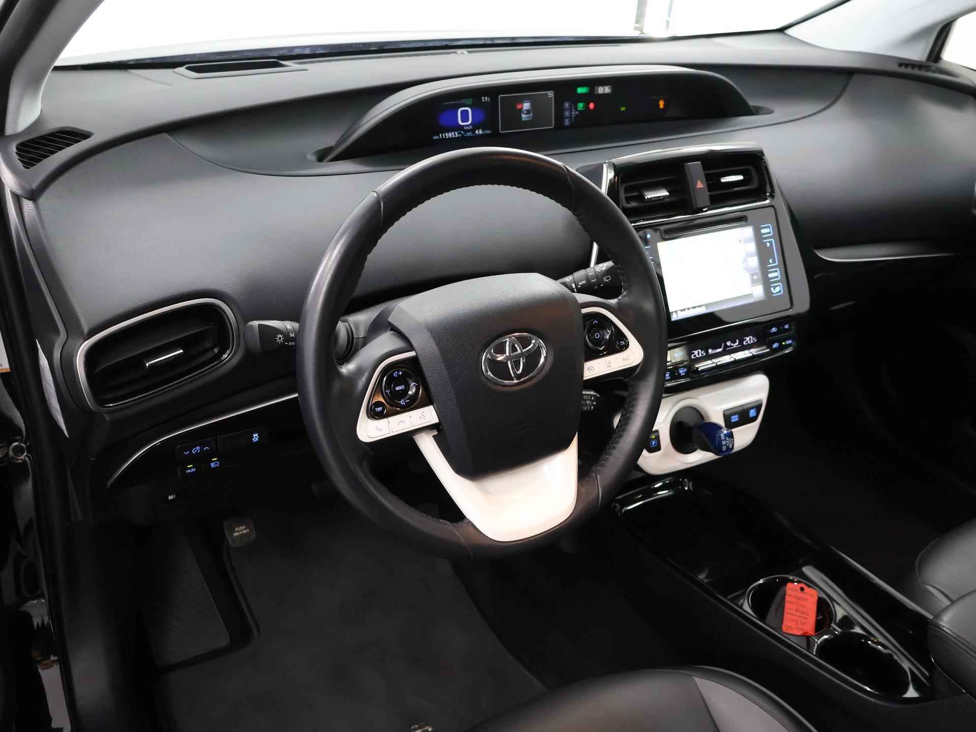 Toyota Prius 1.8 Black Edition | Navigatie | Leder | Stoelverkoeling & Verwarming | Climate Control | Dodehoekdetectie | Parkeercamera | DAB | - 8/41