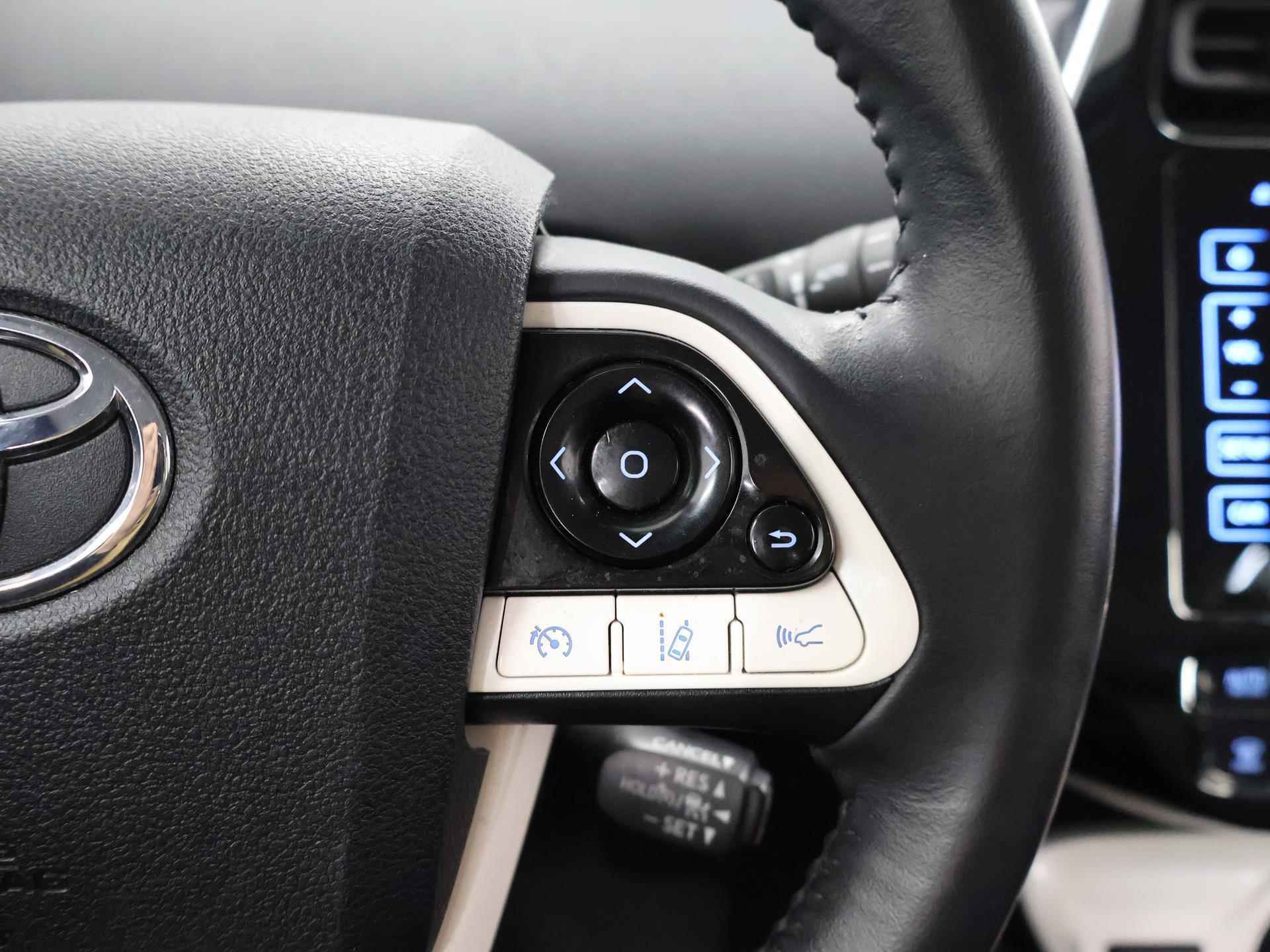Toyota Prius 1.8 Black Edition | Navigatie | Leder | Stoelverkoeling & Verwarming | Climate Control | Dodehoekdetectie | Parkeercamera | DAB | - 28/41
