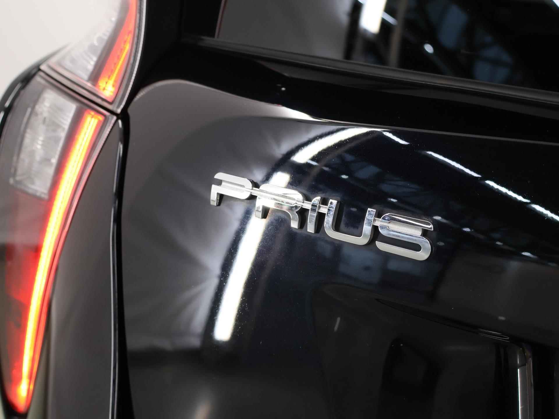 Toyota Prius 1.8 Black Edition | Navigatie | Leder | Stoelverkoeling & Verwarming | Climate Control | Dodehoekdetectie | Parkeercamera | DAB | - 37/41