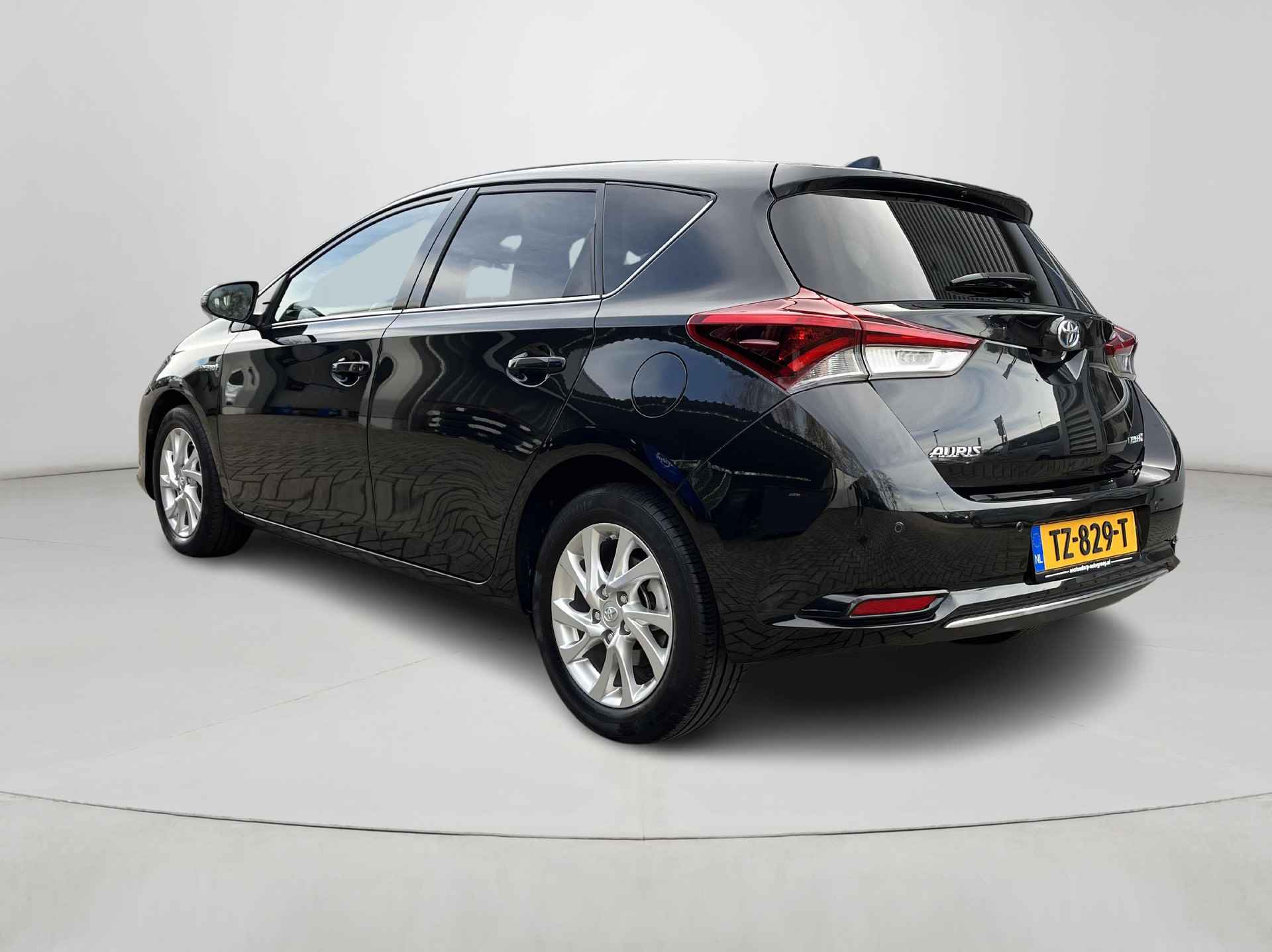 Toyota Auris 1.8 Hybrid Energy Plus | Unieke KM! | Rijklaar all-in prijs! | - 4/29