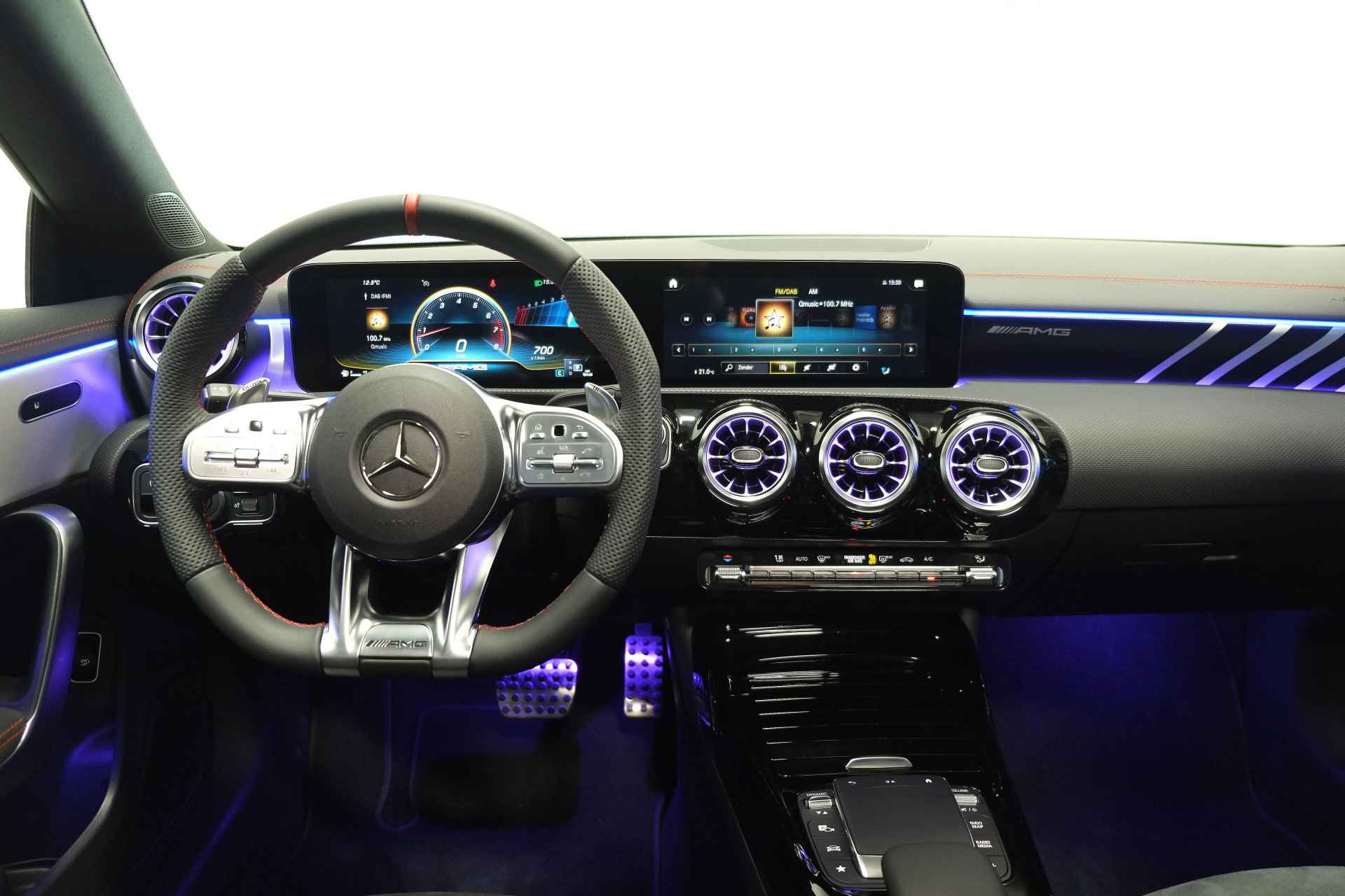 Mercedes-Benz CLA-Klasse 35 AMG 4MATIC / Pano / Leder / LED / CarPlay / Cam - 10/30