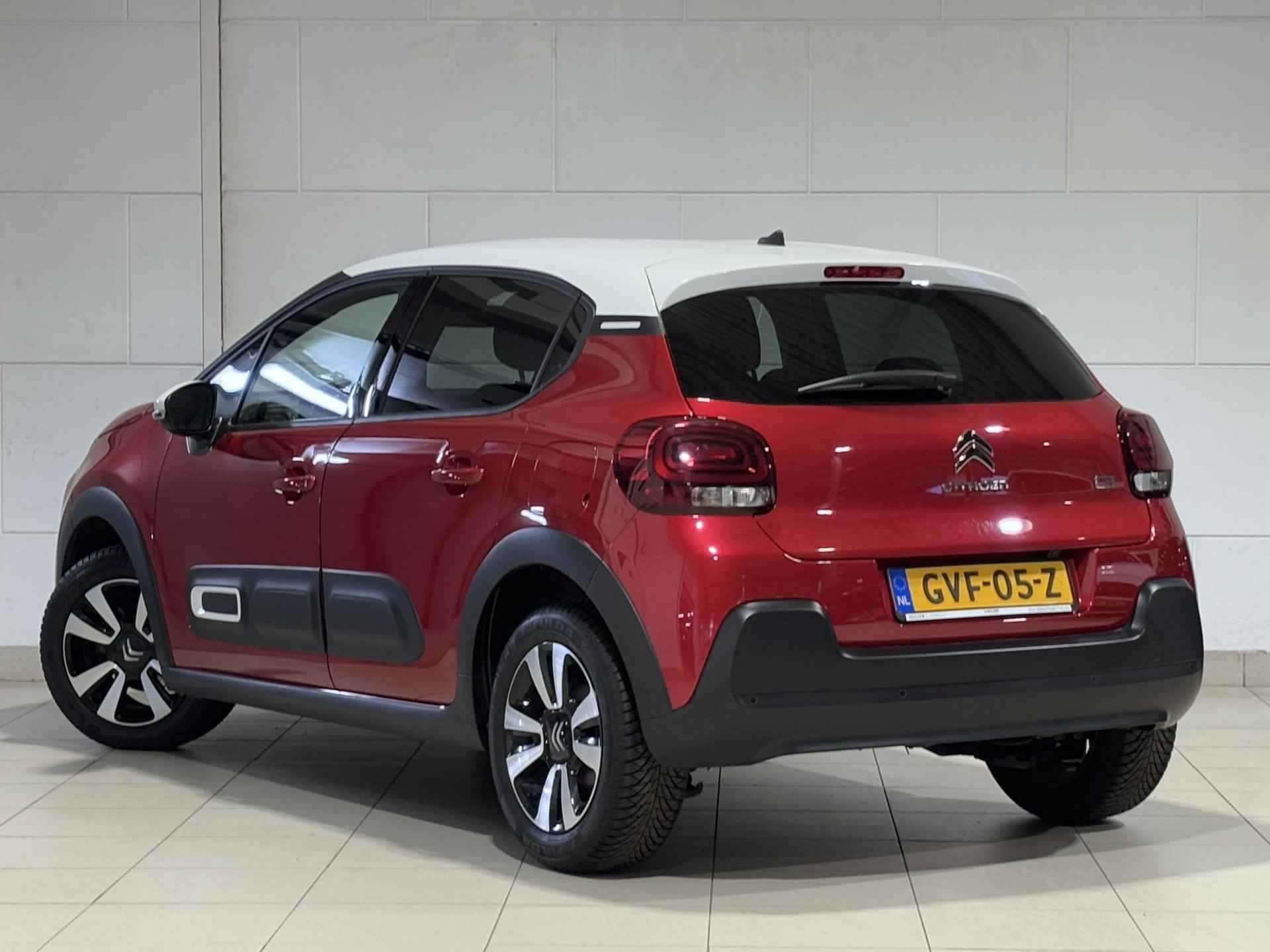 Citroën C3 5-deurs Shine 1.2 TURBO 110pk H6 | TWO-TONE! | NAVI | CAMERA | STOELVERW. | CLIMA | DAB+ | LM-VELGEN | - 9/53