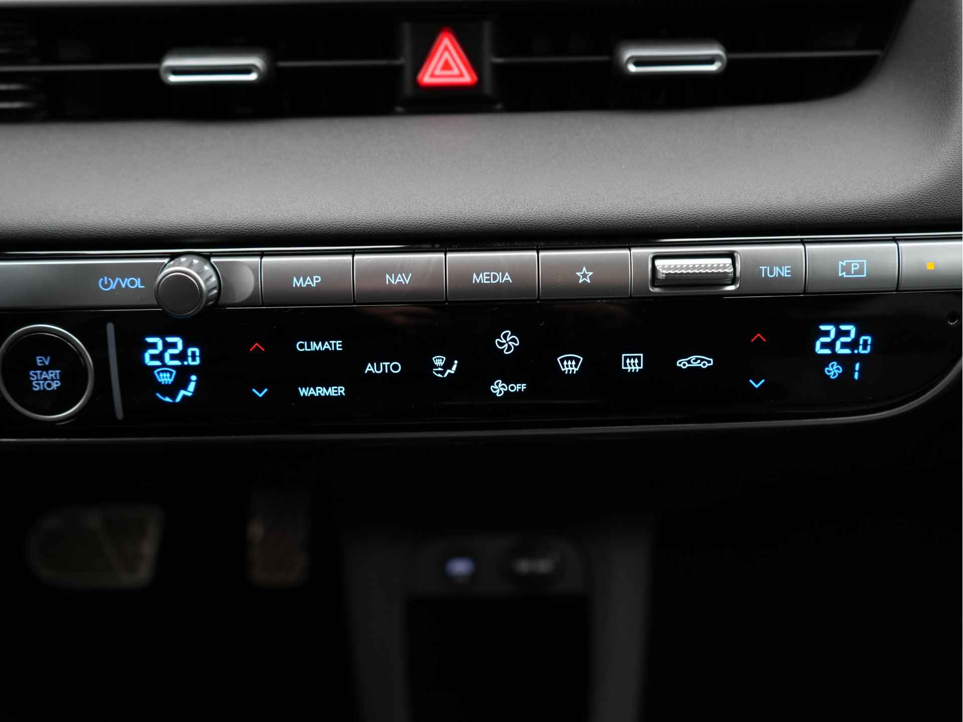 Hyundai IONIQ 5 77 kWh Connect Volledig Elektrisch, Groot Accupakket en Warmtepomp Uit voorraad leverbaar! - 20/42