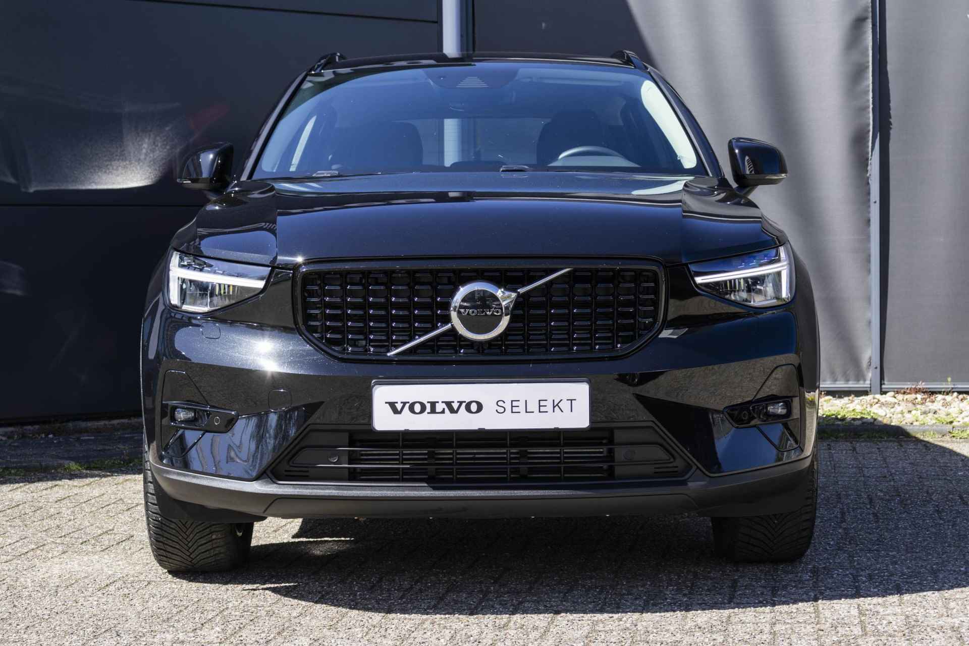 Volvo XC40 T5 Automaat Recharge Plus Dark | Lederen interieur | Parkeercamera | Park Assist voor en achter | Premium Audio by Harman Kardon | Elektrisch bedienbare voorstoelen| Interieur voorverwarming - 7/31