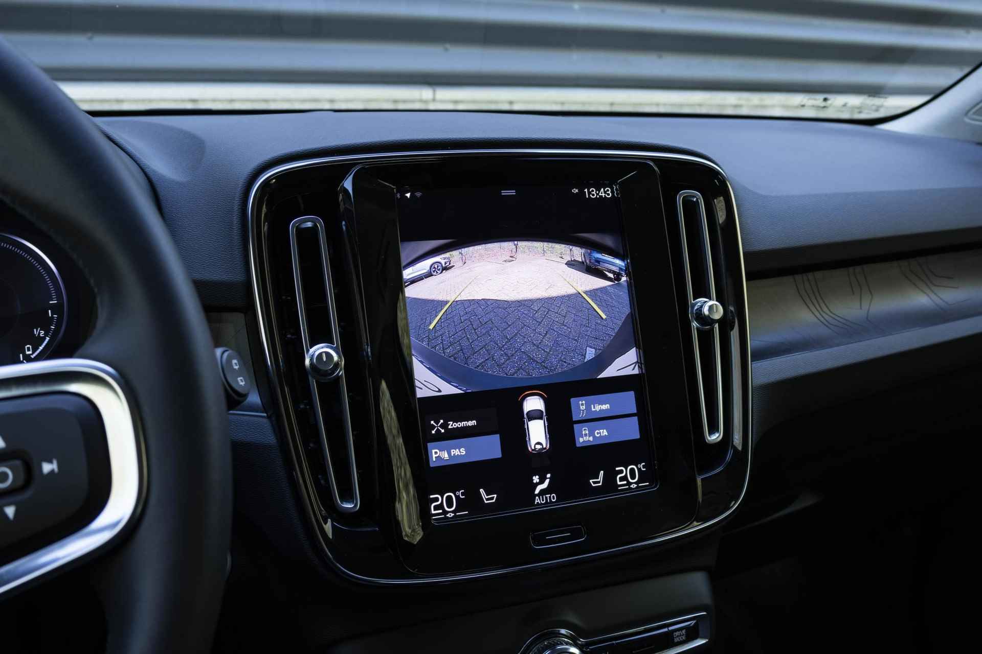 Volvo XC40 T5 Automaat Recharge Plus Dark | Lederen interieur | Parkeercamera | Park Assist voor en achter | Premium Audio by Harman Kardon | Elektrisch bedienbare voorstoelen| Interieur voorverwarming - 19/31