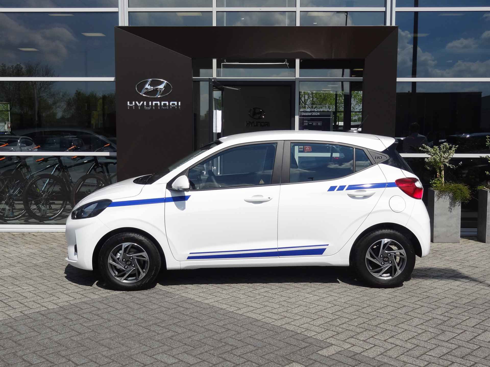 Hyundai i10 1.0 Comfort Smart | BROEKHUIS EDITION | LICHTMETALEN VELGEN | STRIPING - 3/7