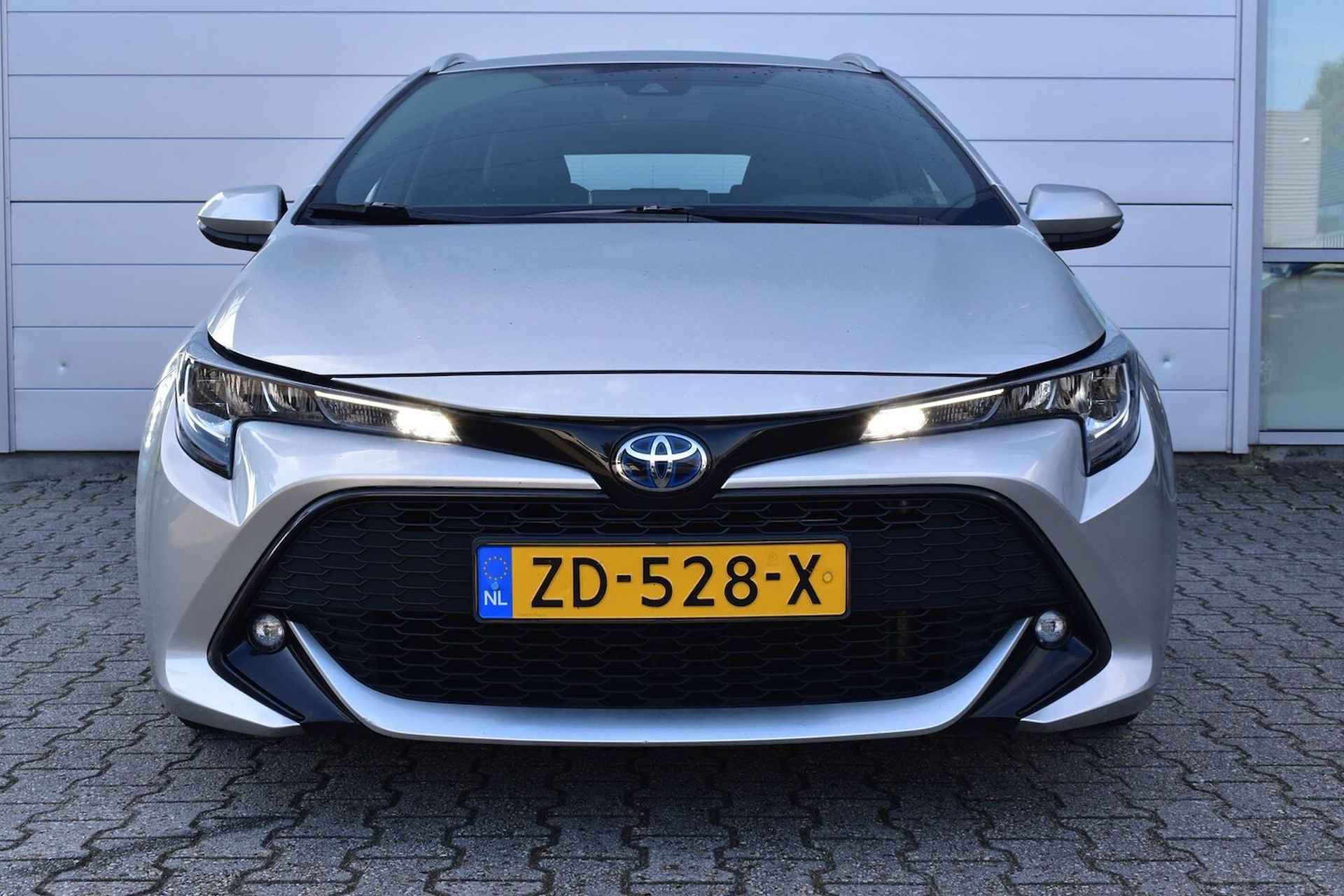 Toyota Corolla Touring Sports 2.0 Hybrid First Edition - 5/26
