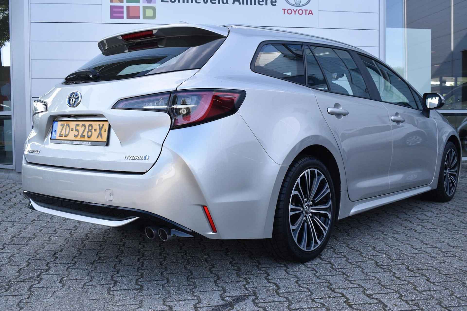 Toyota Corolla Touring Sports 2.0 Hybrid First Edition - 8/26