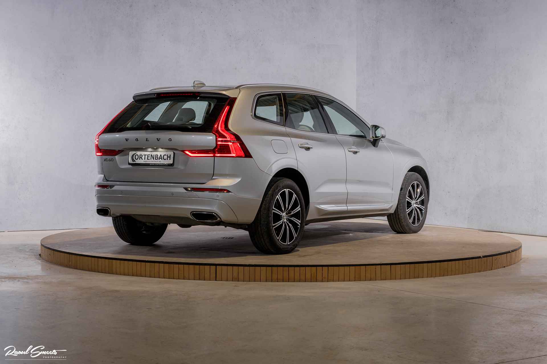 Volvo XC60 2.0 B5 AWD Inscription | Premium Audio | Apple Carplay | Adaptieve Cruise | - 4/53