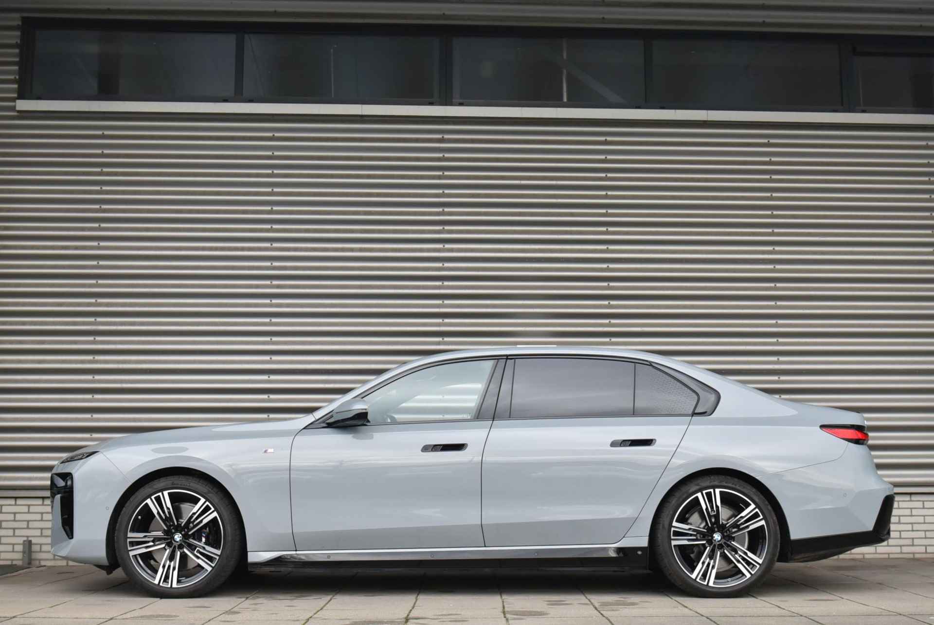 BMW i7 eDrive50 High Executive / M Sport - 2/30