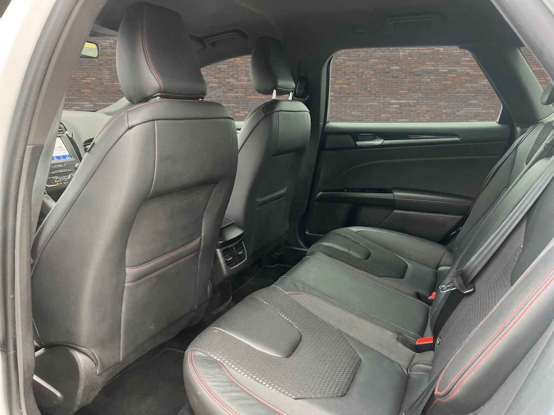 Ford Mondeo Wagon 2.0 HYBRIDE ST-LINE SPORTSTOELEN NAVI LED LMV - 7/37