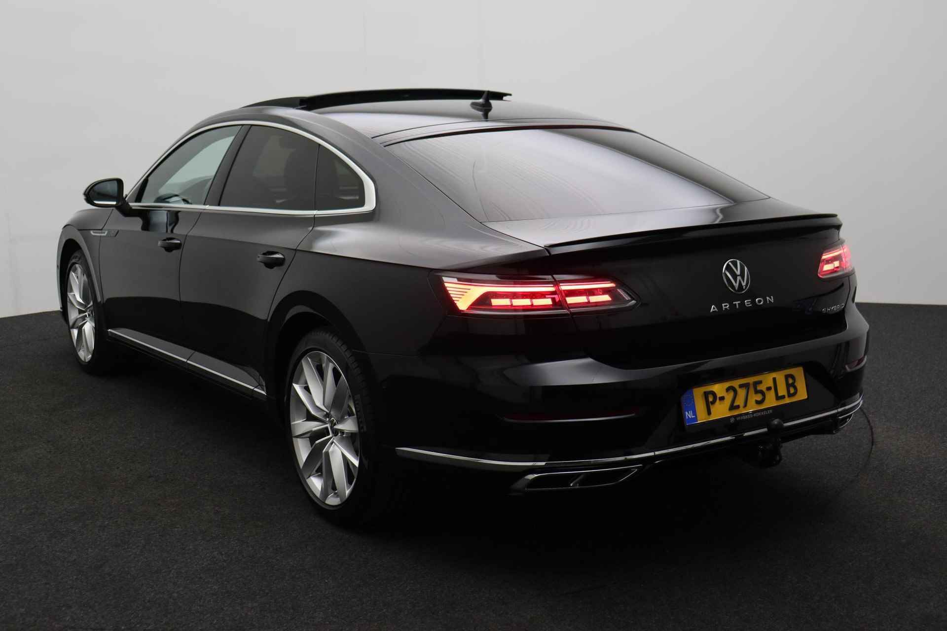 Volkswagen Arteon R-Line Business+ 1.4 TSI eHybrid 218pk DSG Automaat Trekhaak, 360 camera, Panoramadak, Head up display, Adaptive cruise control, Navigatie, Achteruitrijcamera, Stuurwiel verwarmd - 49/49