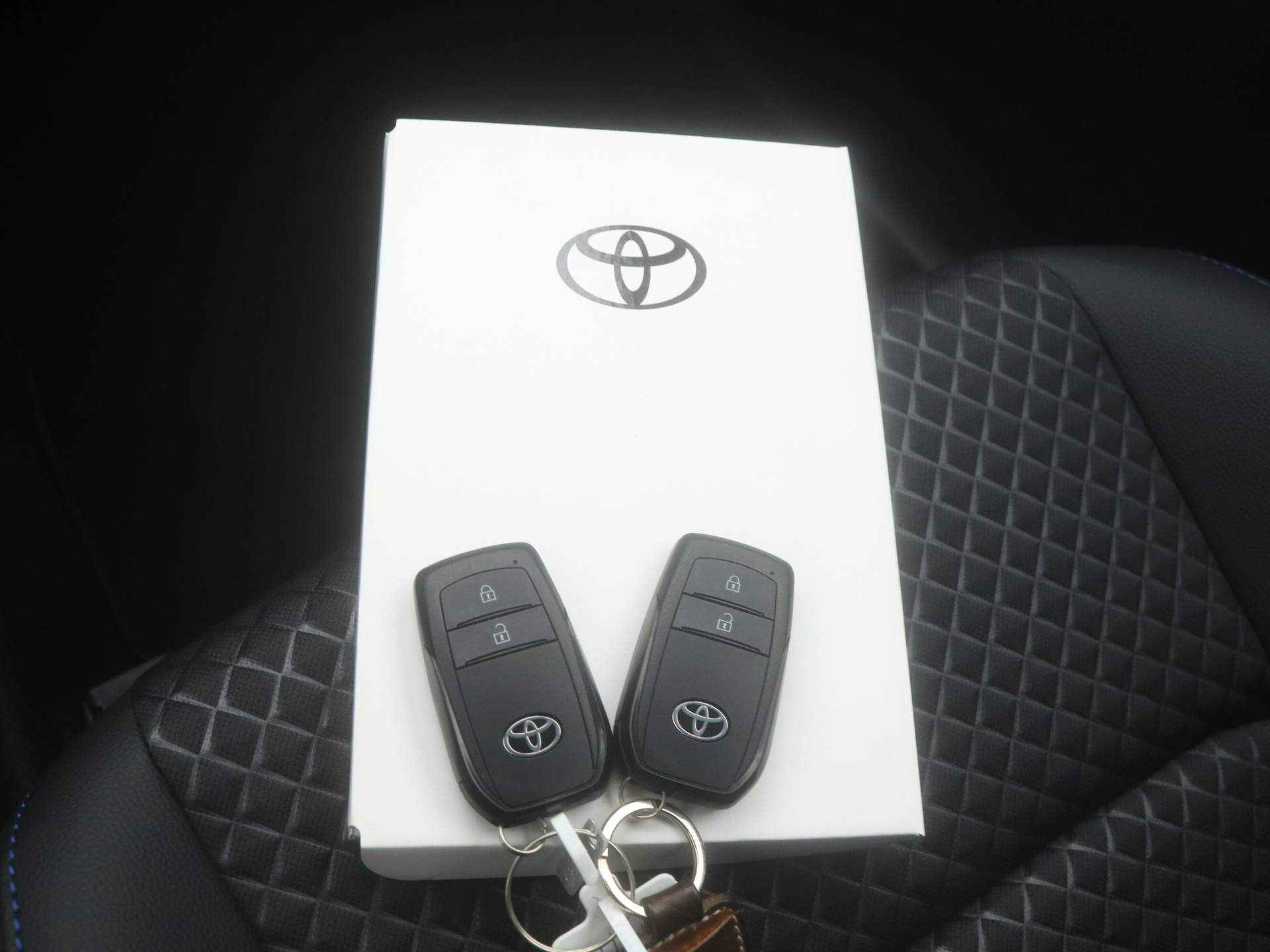 Toyota Yaris Hybrid 130 Launch Edition | DEMO | - 10/40