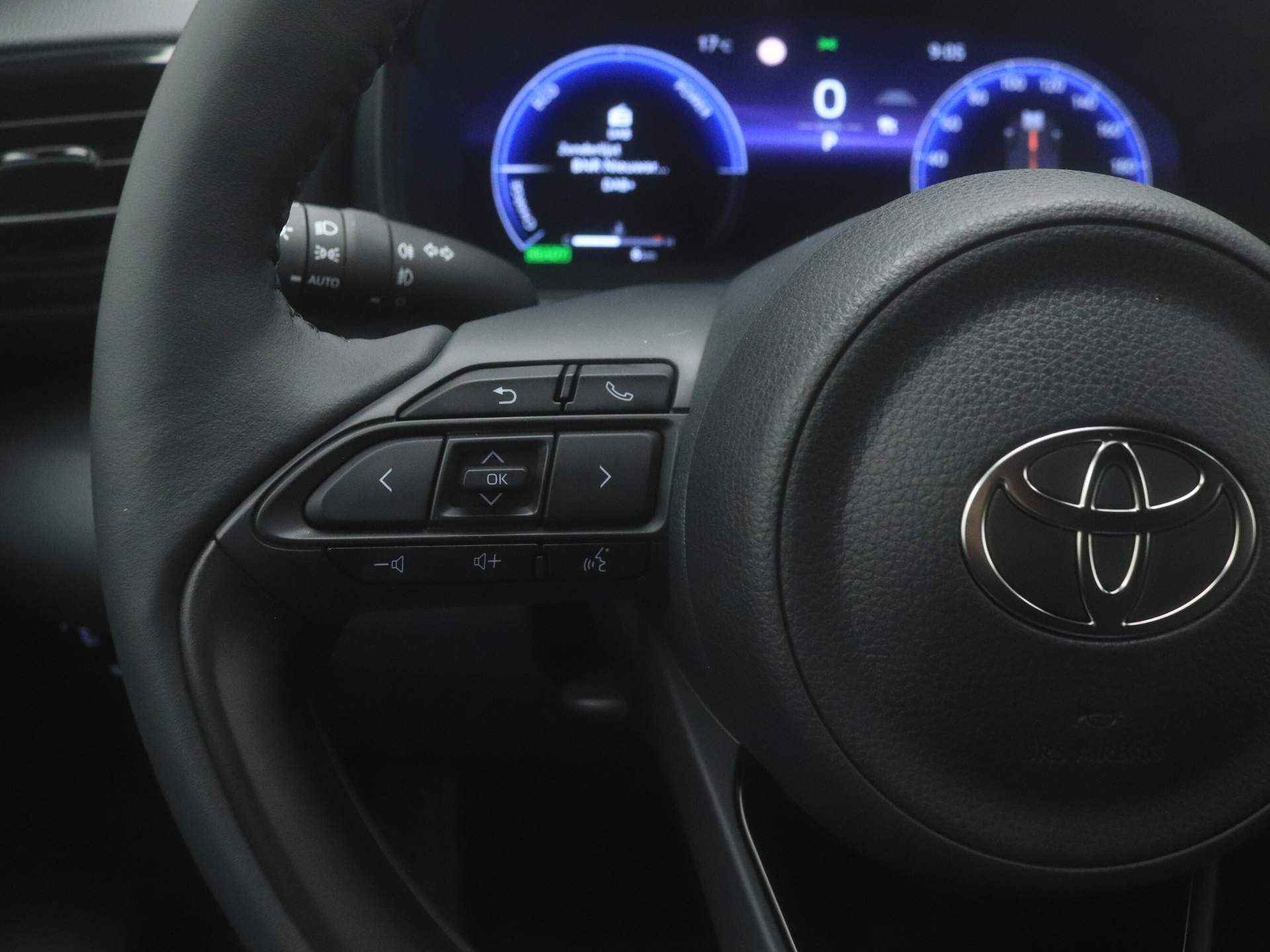 Toyota Yaris Hybrid 130 Launch Edition | DEMO | - 16/40