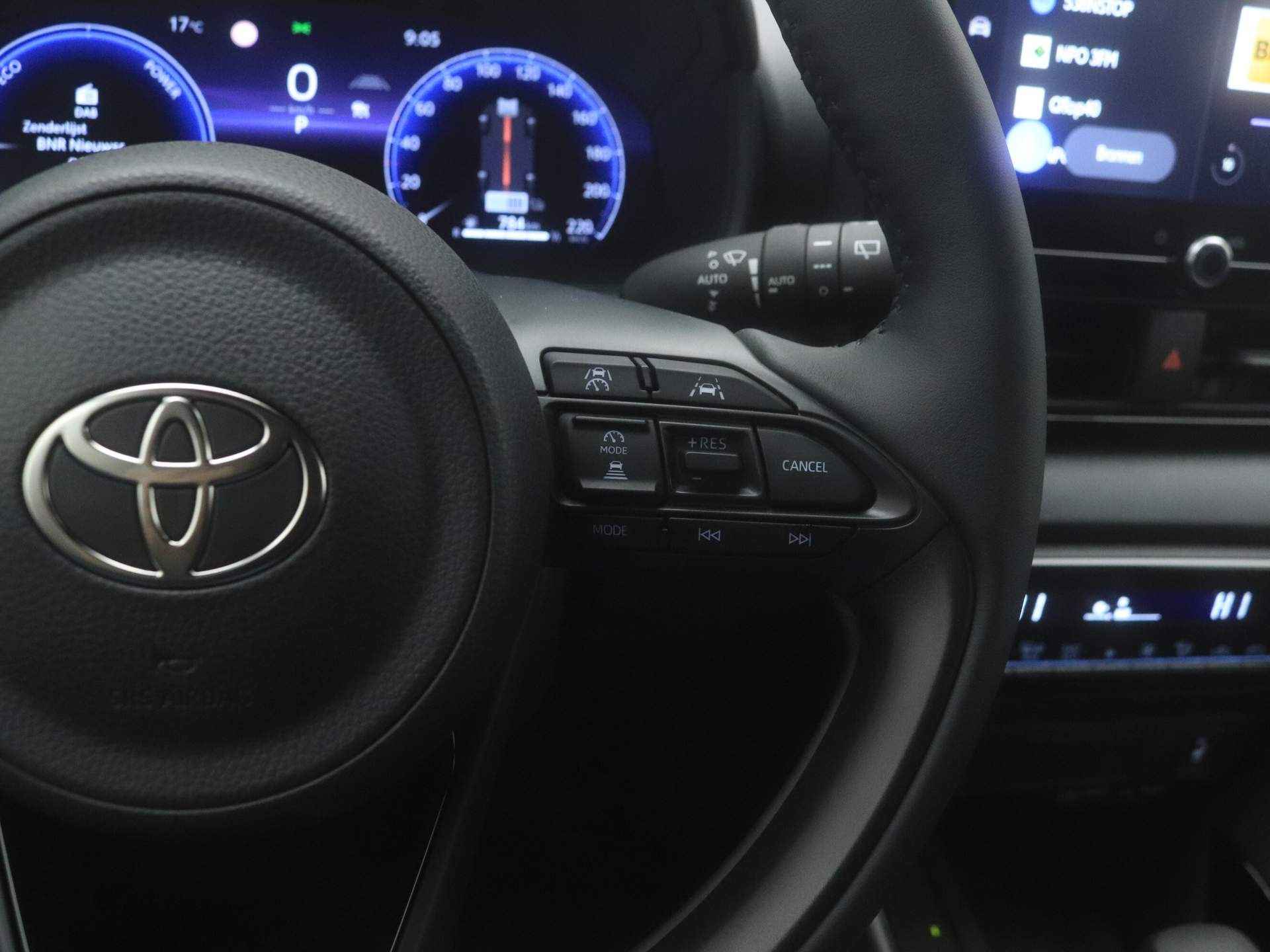 Toyota Yaris Hybrid 130 Launch Edition | DEMO | - 17/40
