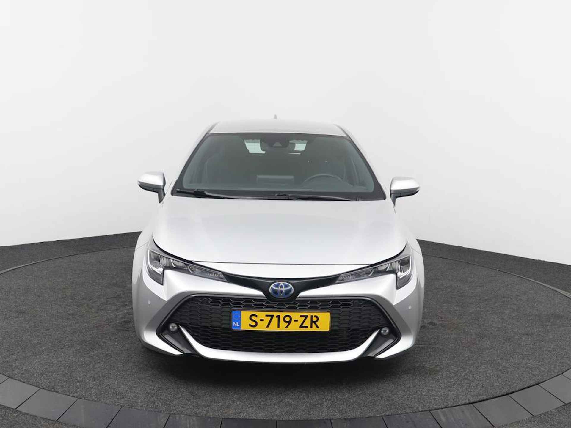 Toyota Corolla 1.8 Hybrid Active | Navigatie | Parkeersensoren | Climate control | Cruise control | - 16/46