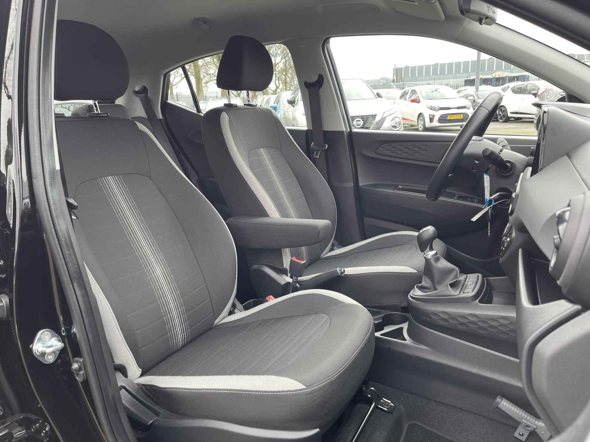 Hyundai i10 1.0 Comfort / PRIJS = RIJKLAAR! / Apple Carplay/Android Auto | Camera | Cruise Control | Airco | Bluetooth Tel. | DAB - 11/25