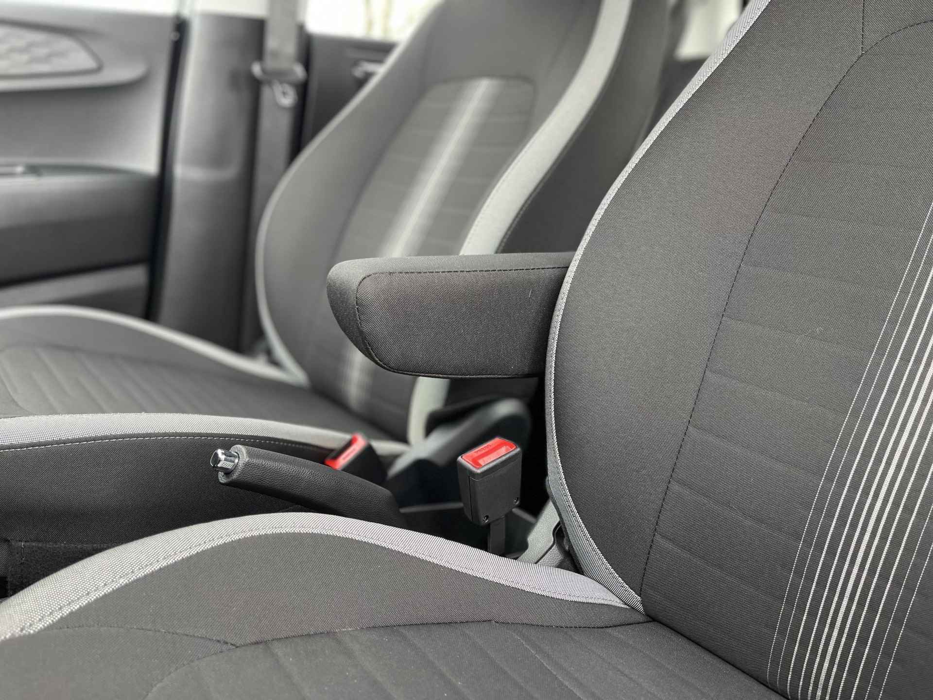 Hyundai i10 1.0 Comfort / PRIJS = RIJKLAAR! / Apple Carplay/Android Auto | Camera | Cruise Control | Airco | Bluetooth Tel. | DAB - 22/25